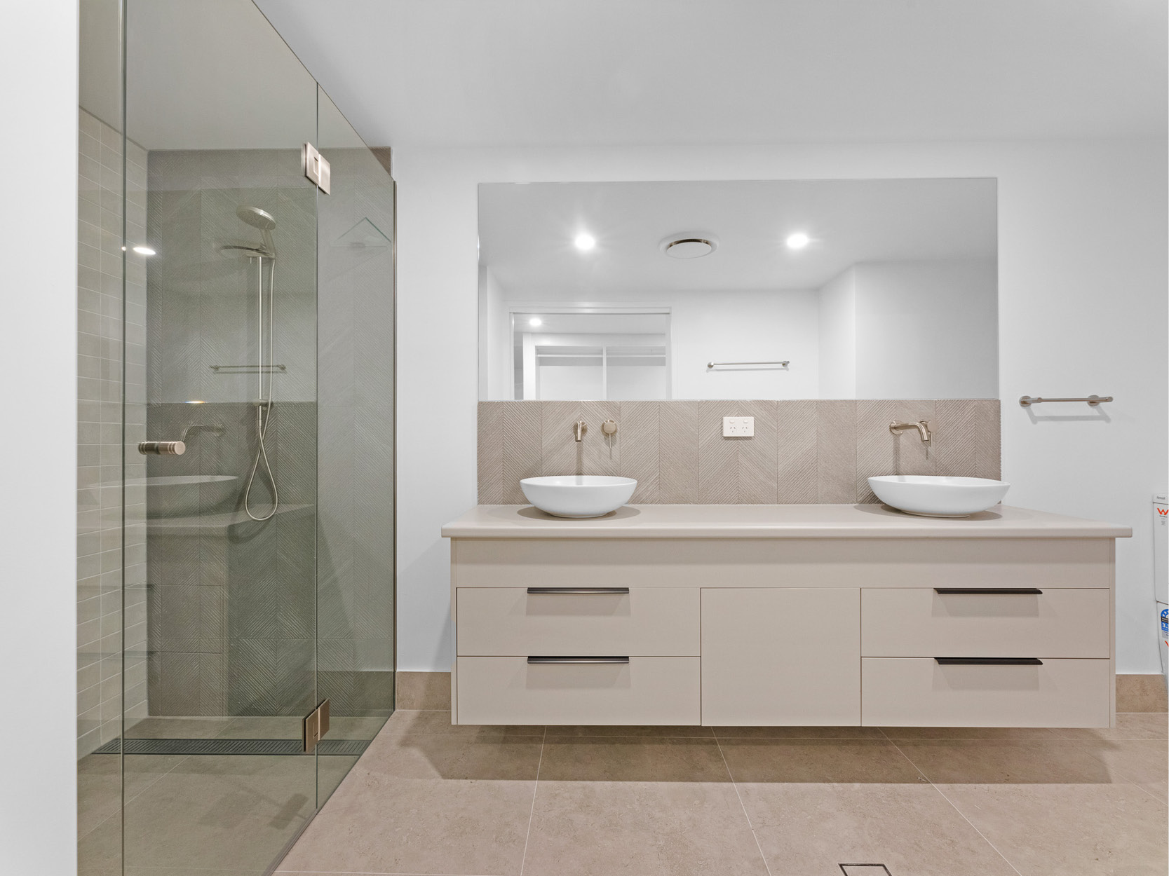 16/8-10 Pier Street, URANGAN, QLD 4655 AUS