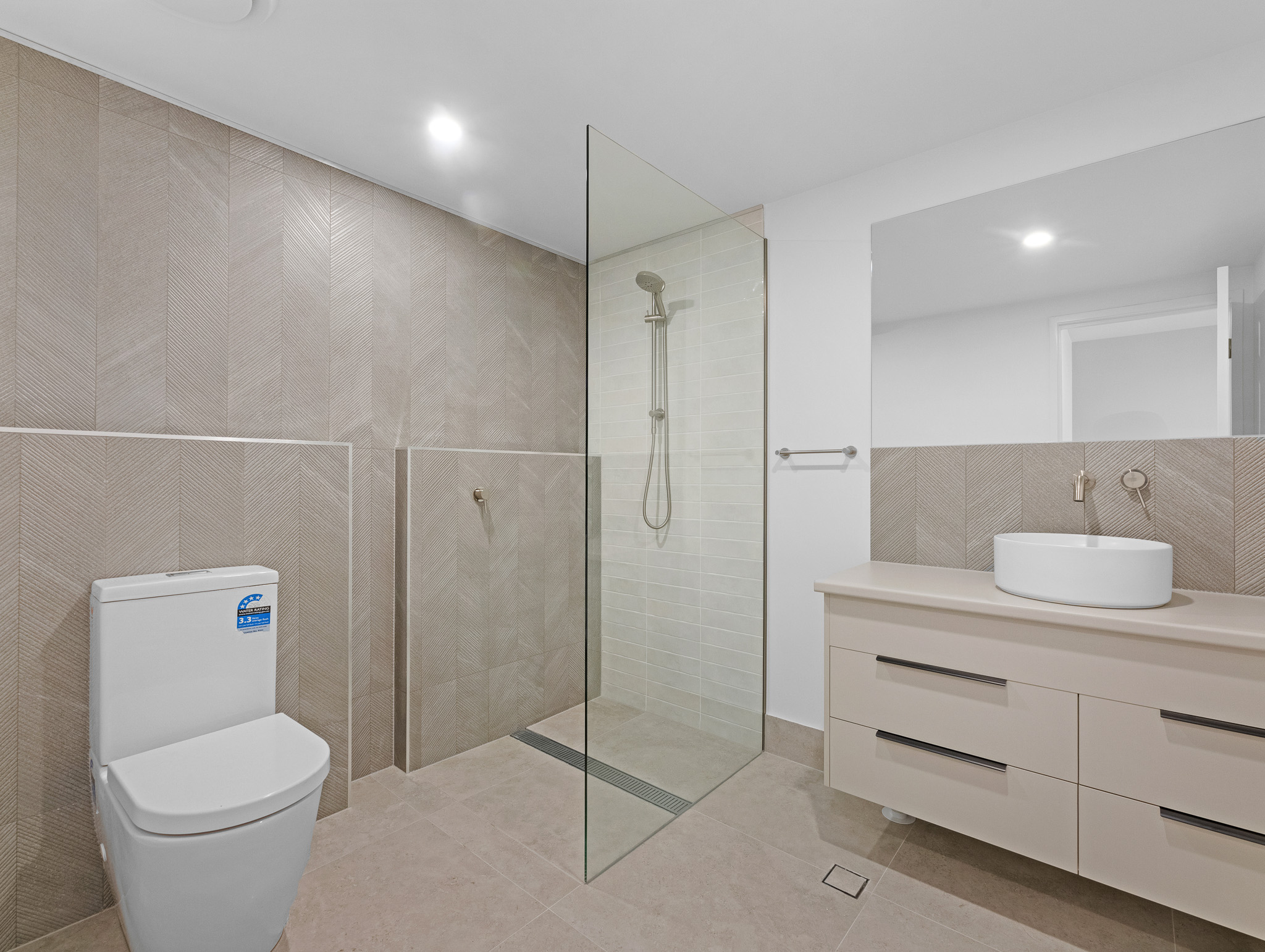 16/8-10 Pier Street, URANGAN, QLD 4655 AUS