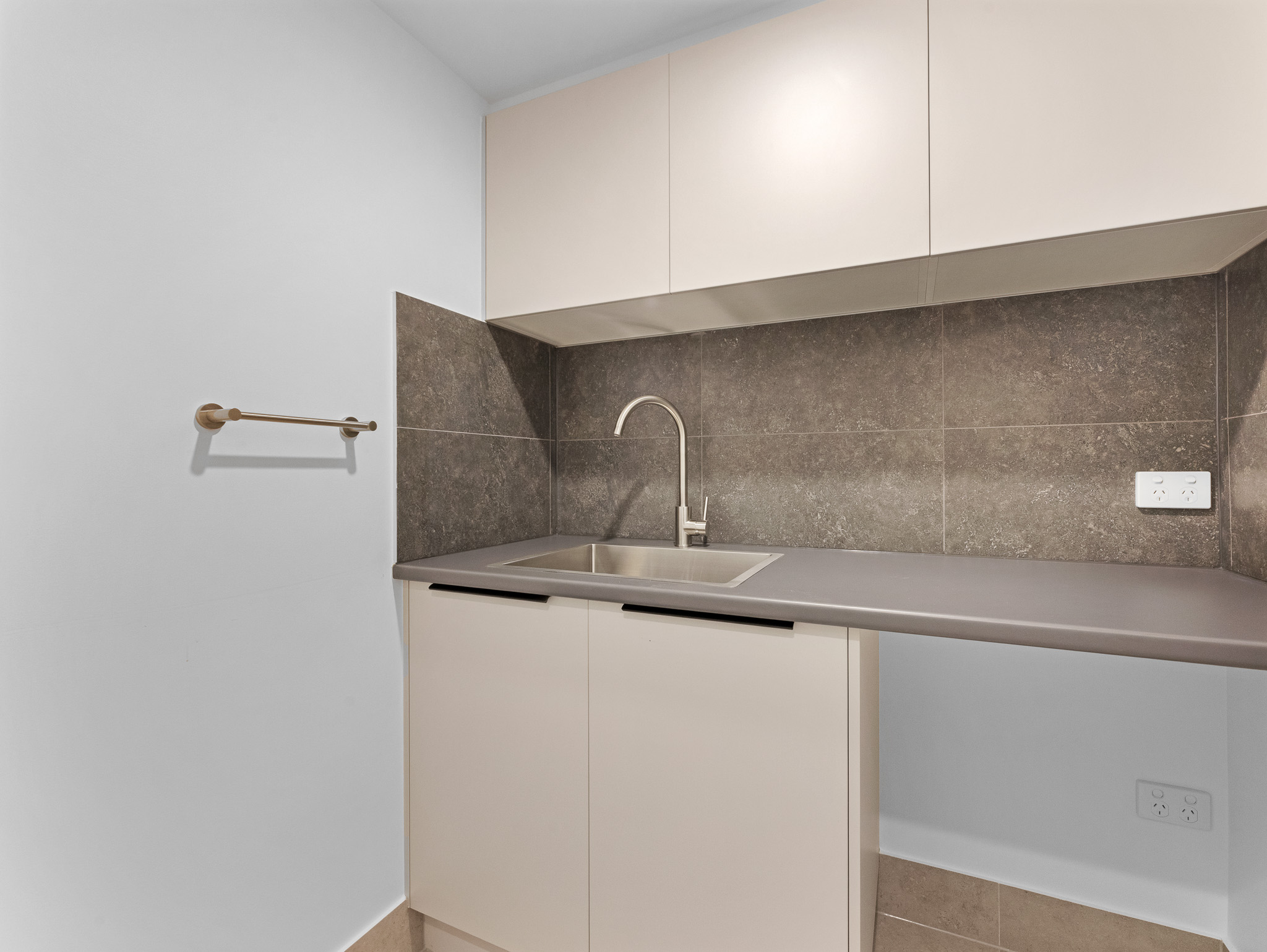 16/8-10 Pier Street, URANGAN, QLD 4655 AUS