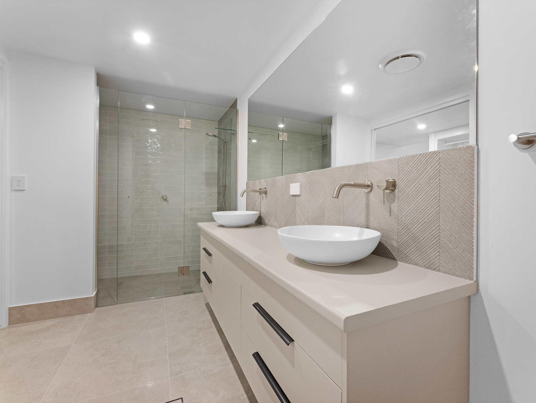 16/8-10 Pier Street, URANGAN, QLD 4655 AUS