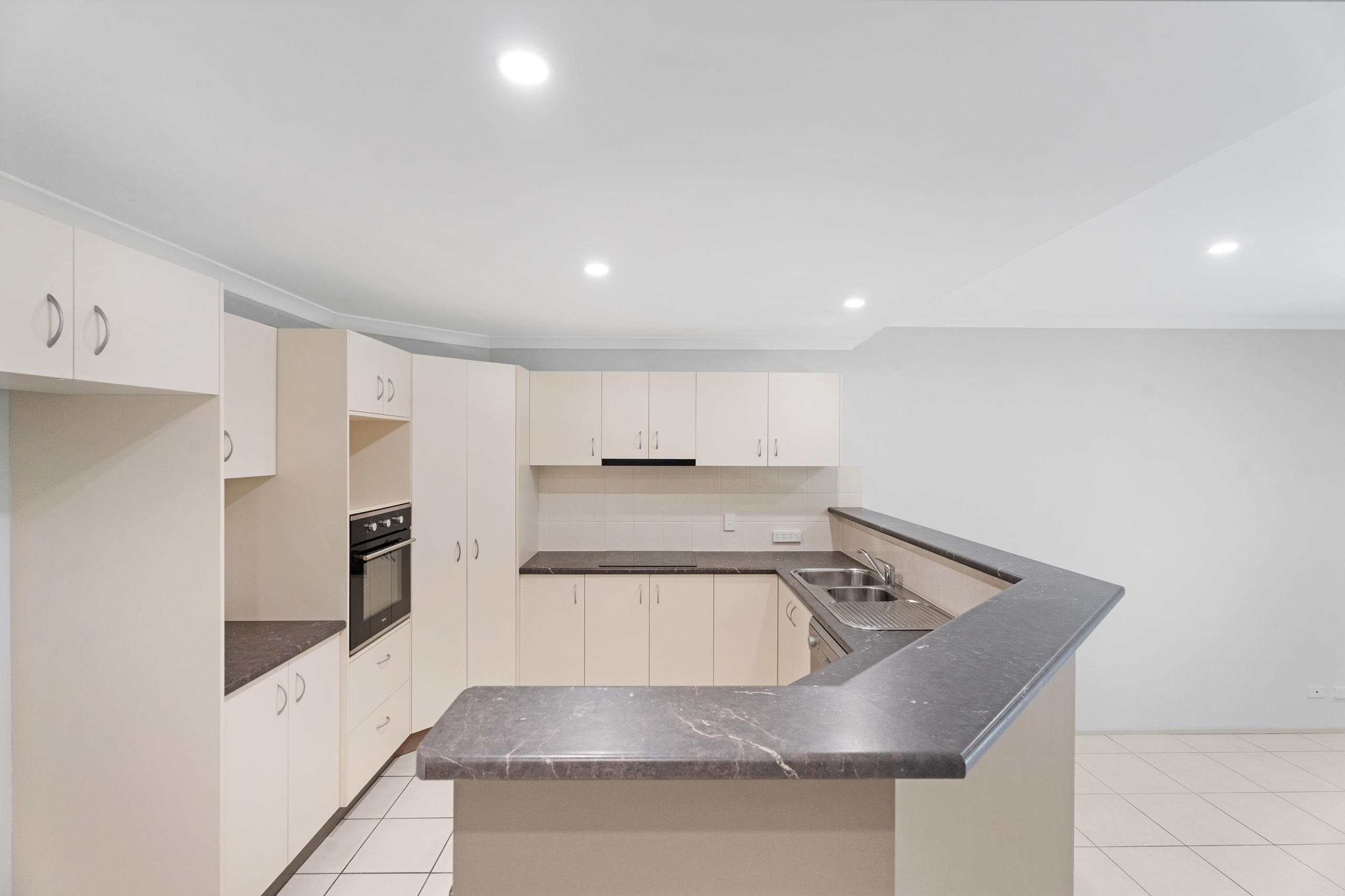 7/30 East Street, SCARNESS, QLD 4655 AUS