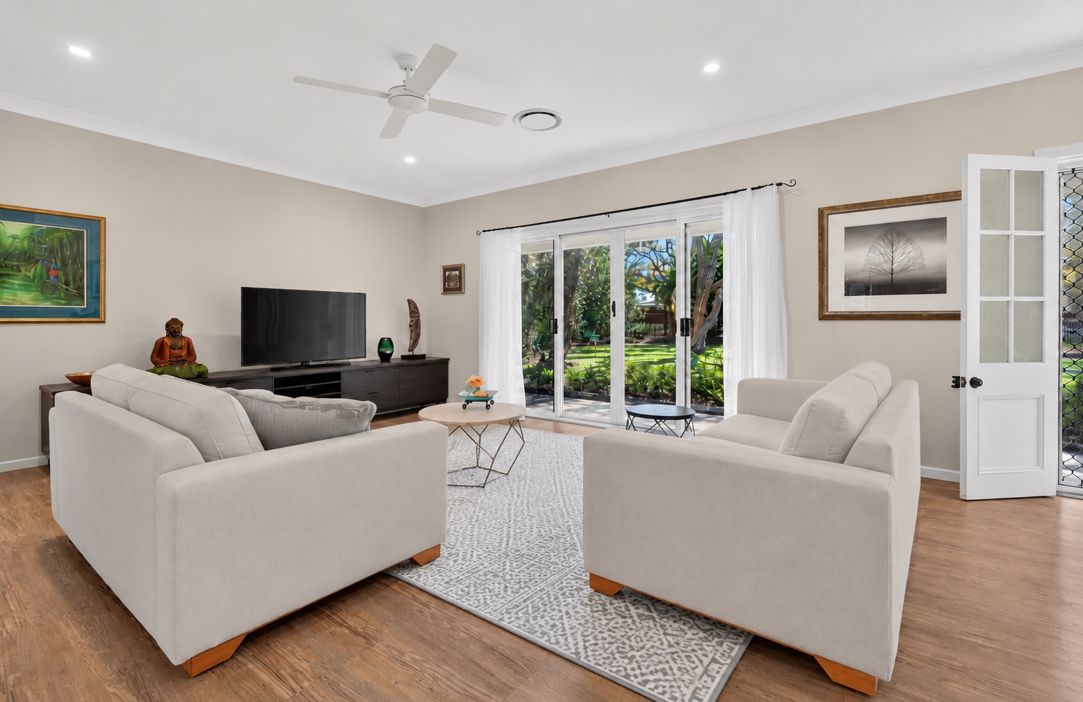 8 Windemere Road, WONDUNNA, QLD 4655 AUS