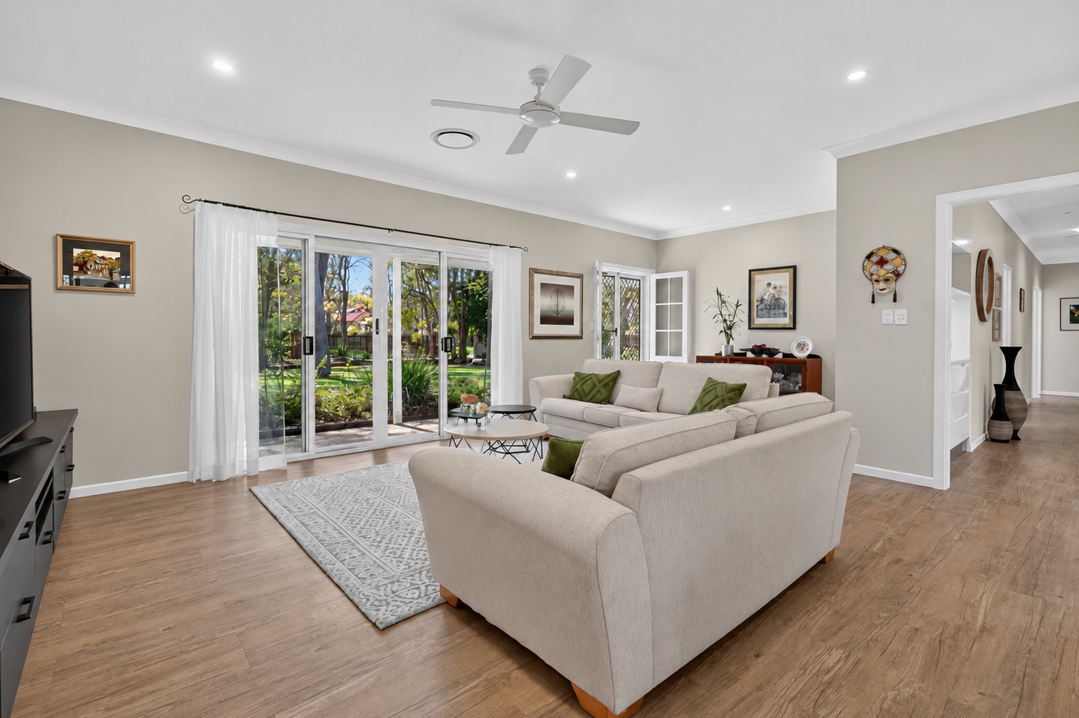8 Windemere Road, WONDUNNA, QLD 4655 AUS