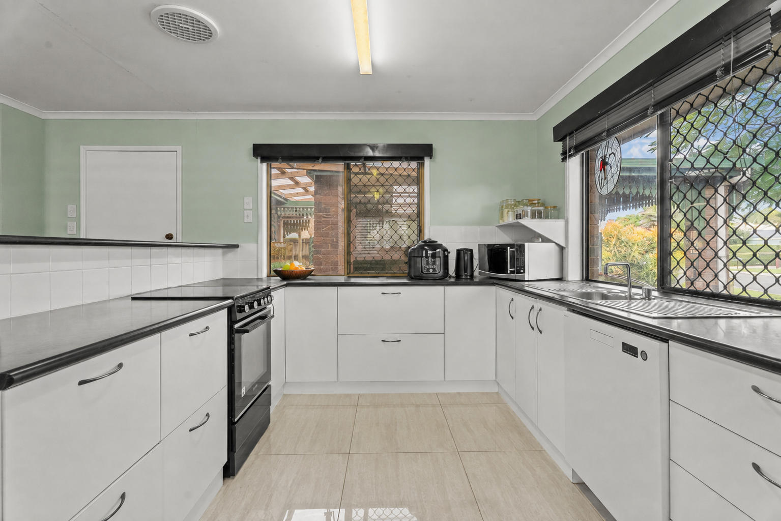17 Tanna Street, PIALBA, QLD 4655 AUS