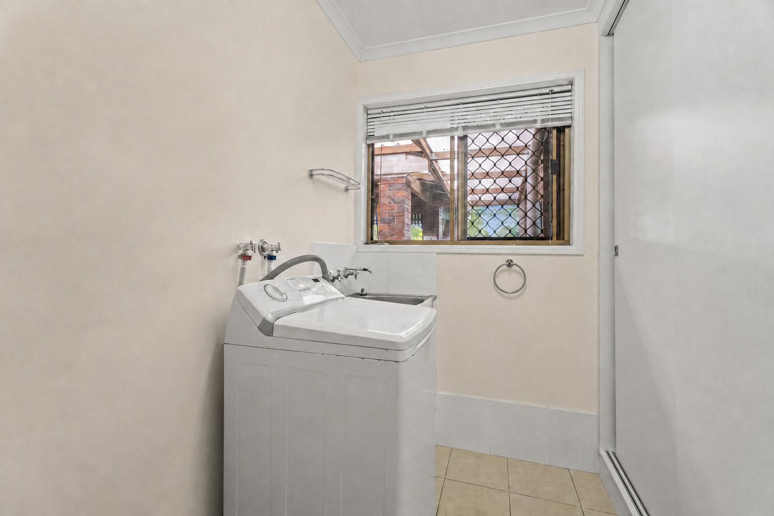 17 Tanna Street, PIALBA, QLD 4655 AUS