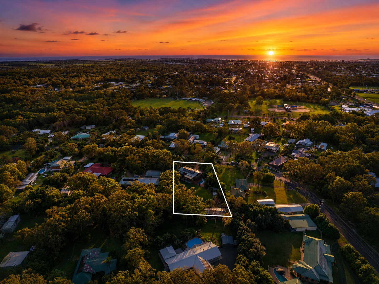 16 Wellington Crescent, WONDUNNA, QLD 4655 AUS
