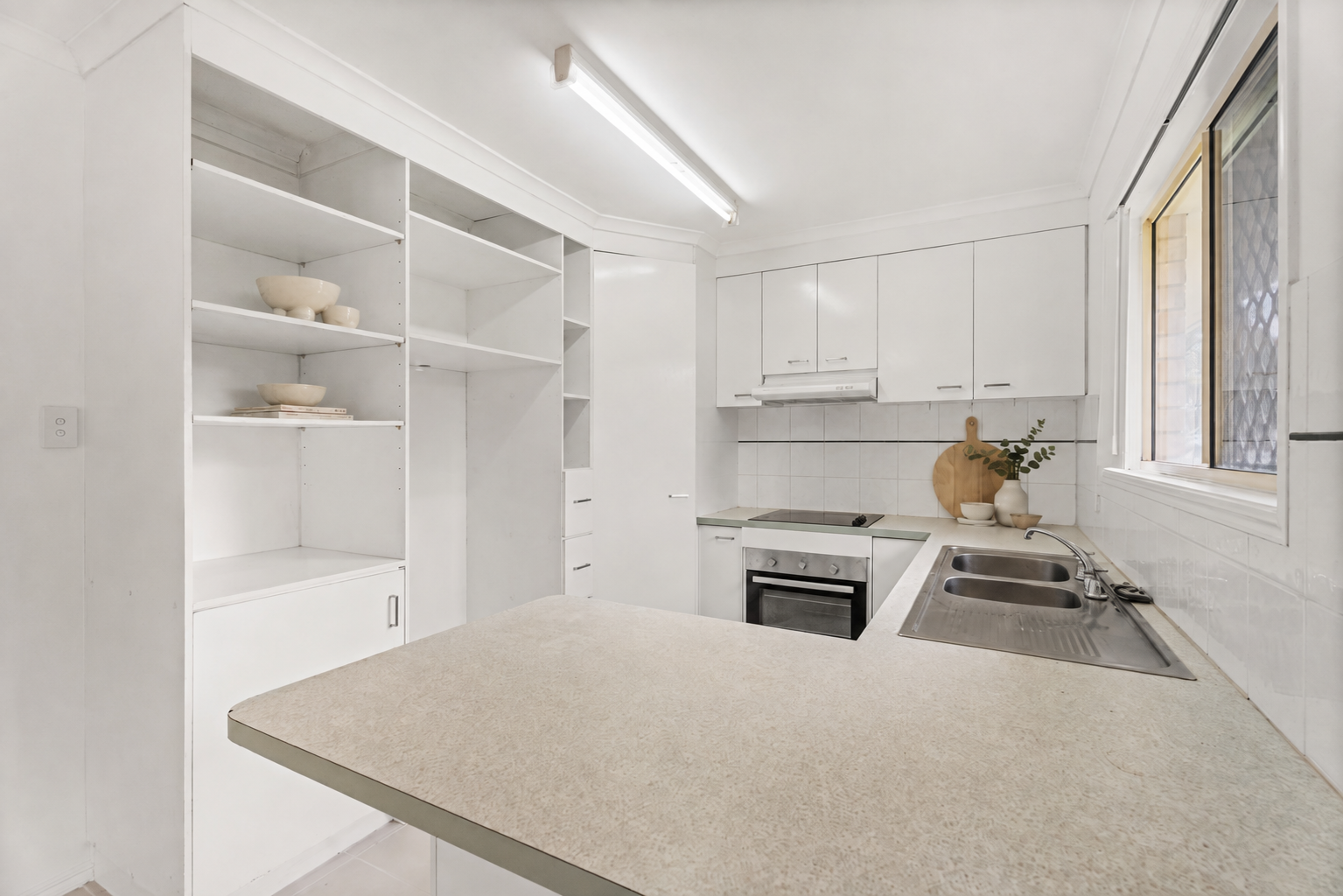 190 Lower Mountain Road, DUNDOWRAN, QLD 4655 AUS