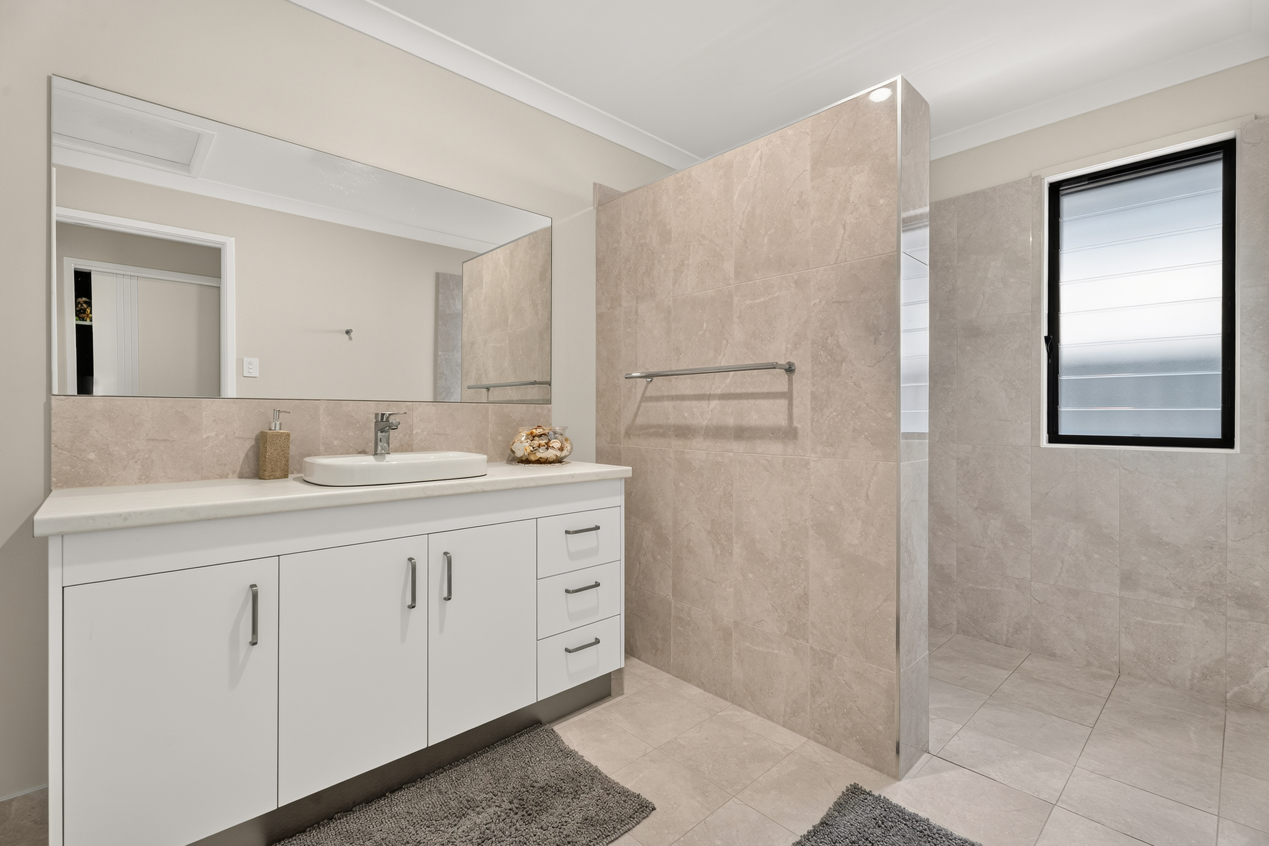 8 View Street, TORQUAY, QLD 4655 AUS