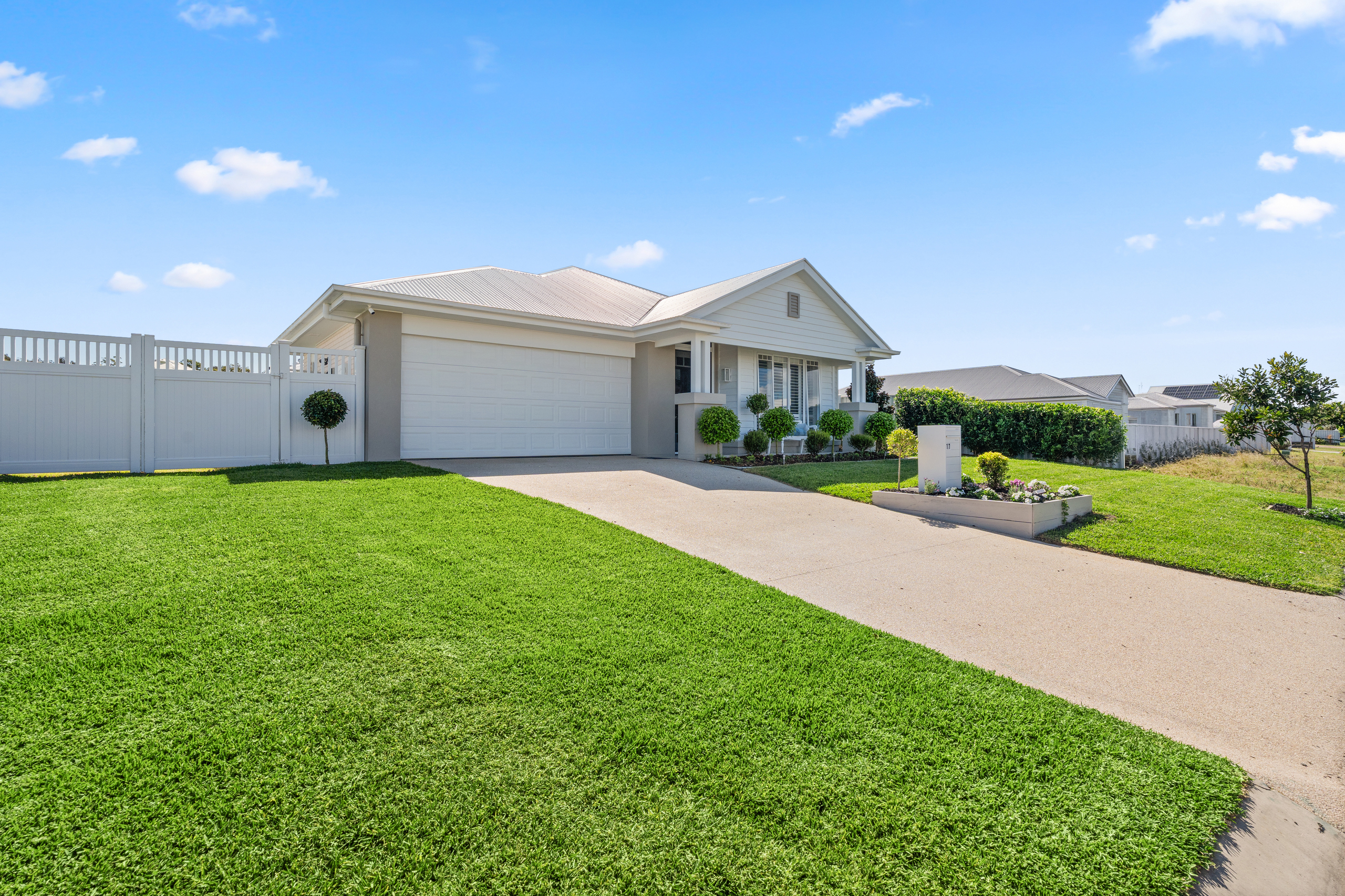 17 Yaringa Avenue, PIALBA, QLD 4655 AUS