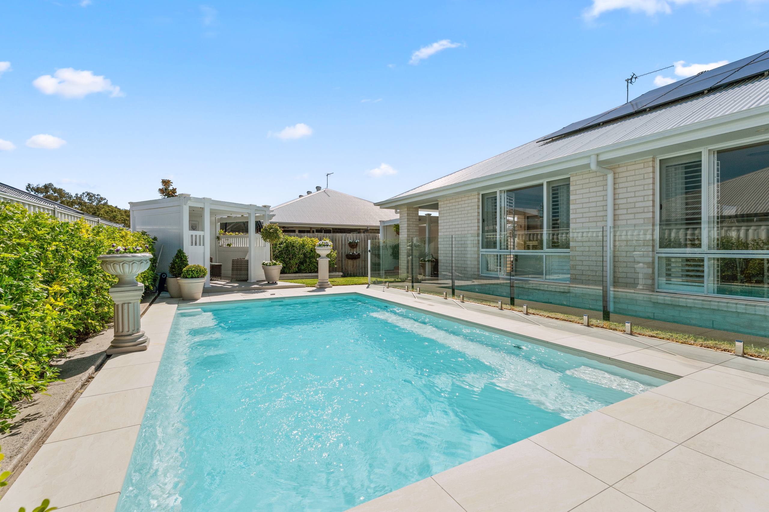 17 Yaringa Avenue, PIALBA, QLD 4655 AUS
