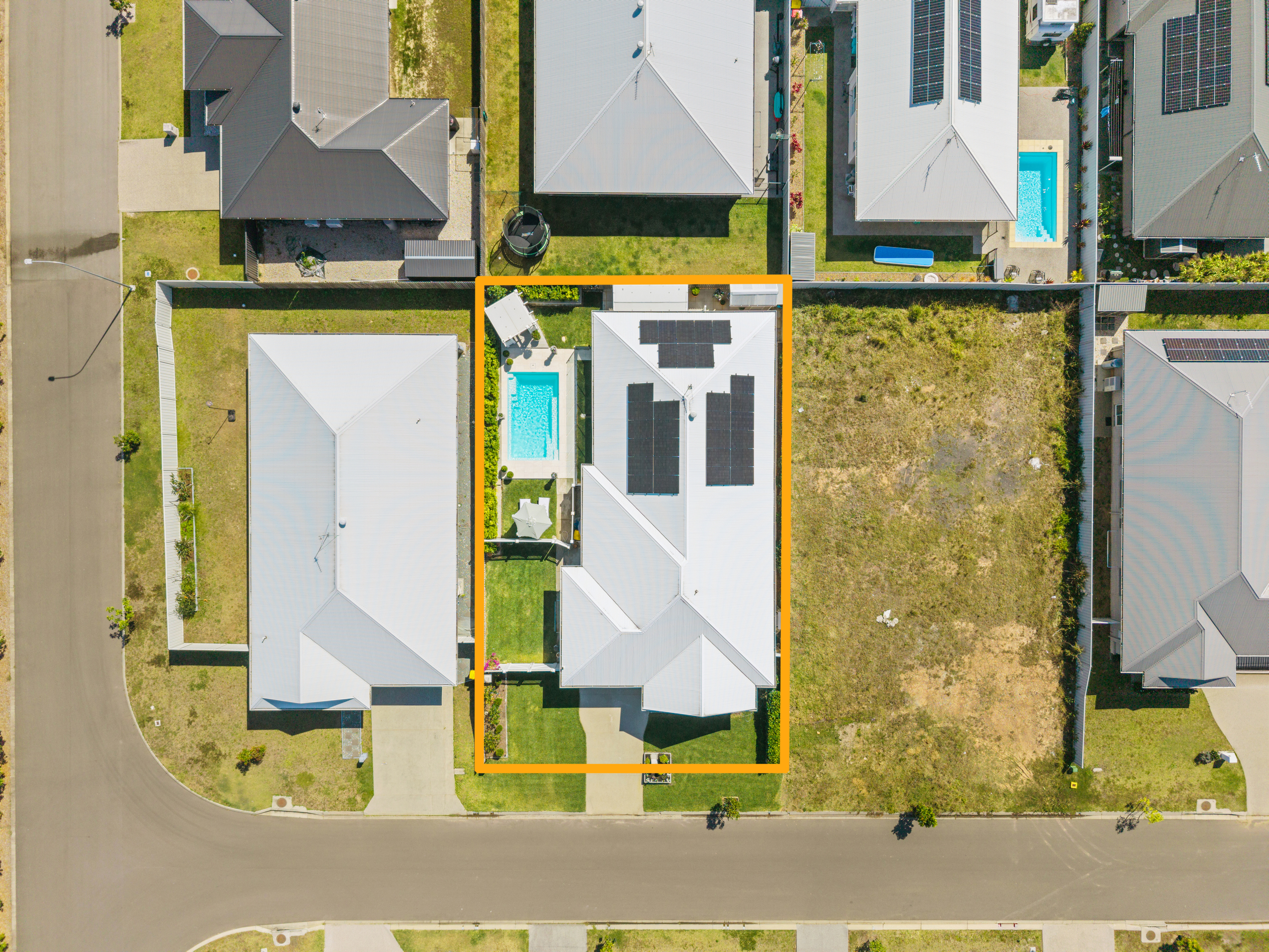 17 Yaringa Avenue, PIALBA, QLD 4655 AUS