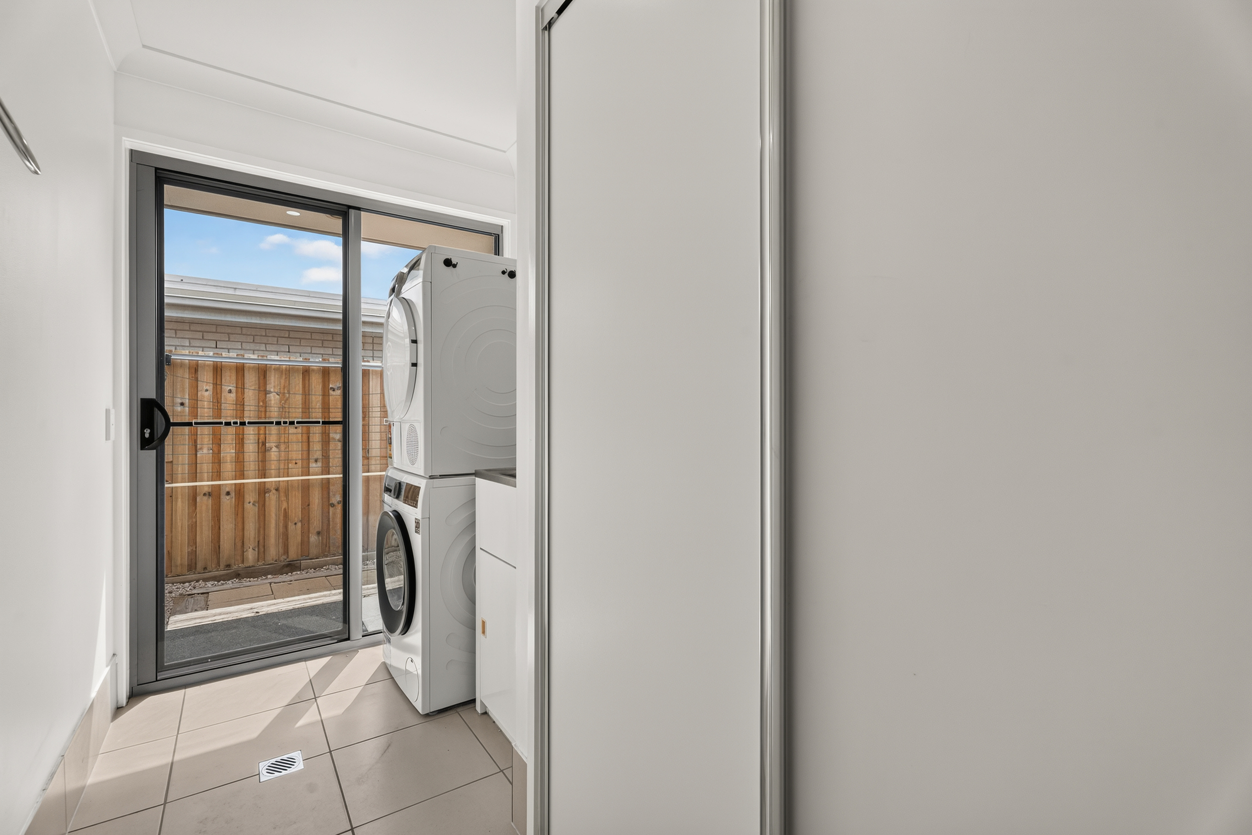 10 Dawes Crescent, URRAWEEN, QLD 4655 AUS