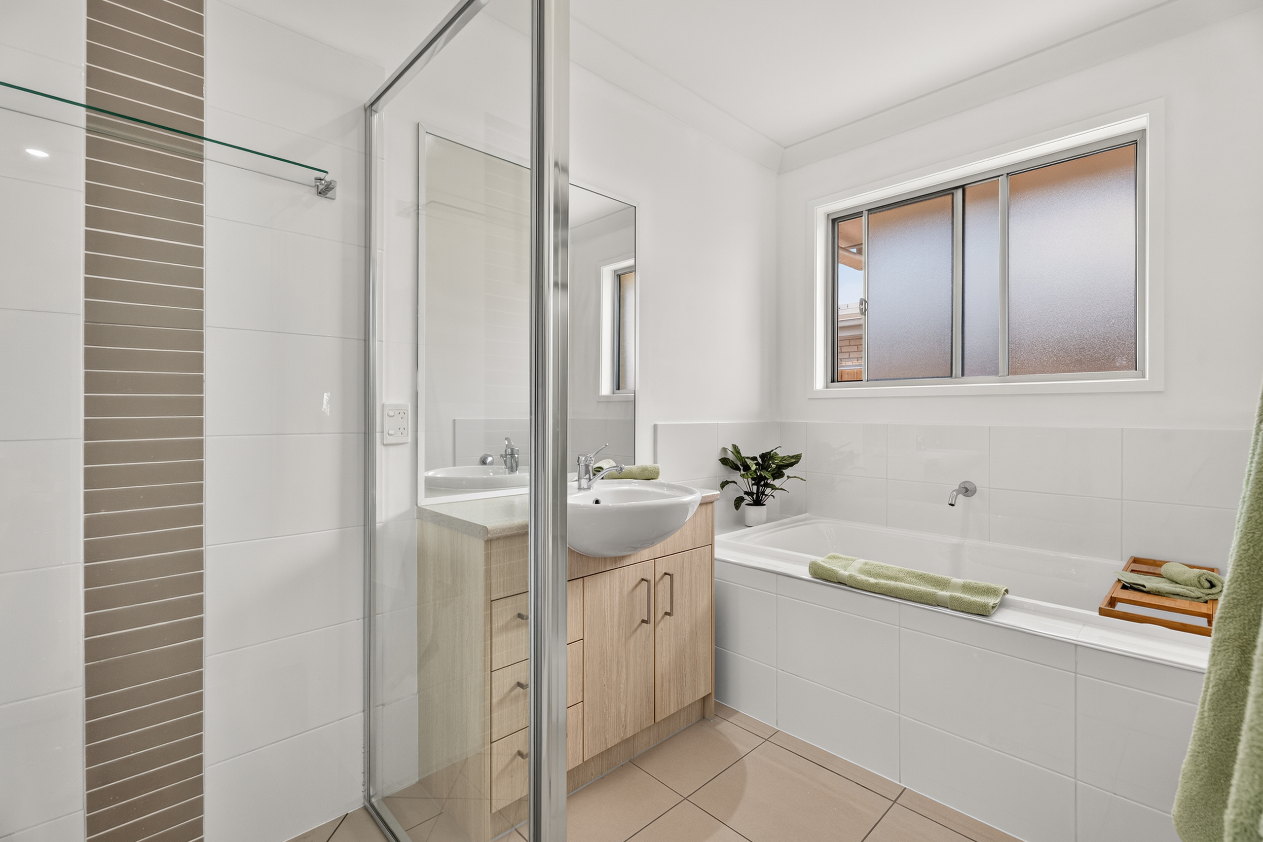 10 Dawes Crescent, URRAWEEN, QLD 4655 AUS