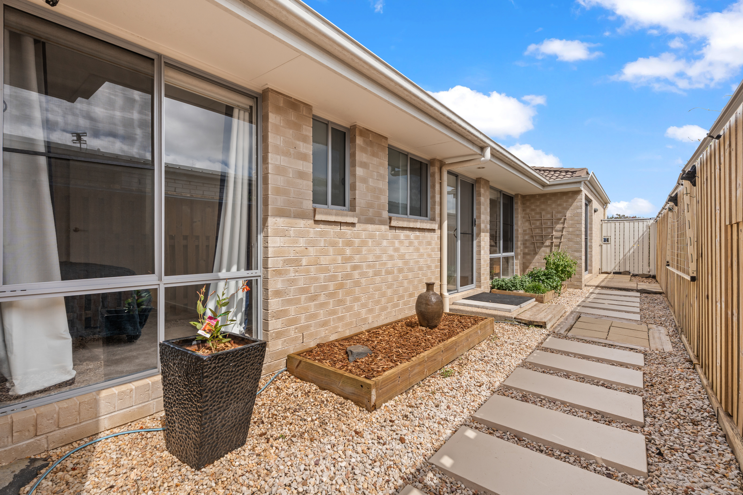 10 Dawes Crescent, URRAWEEN, QLD 4655 AUS
