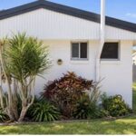 196 Esplanade, POINT VERNON, QLD 4655 AUS