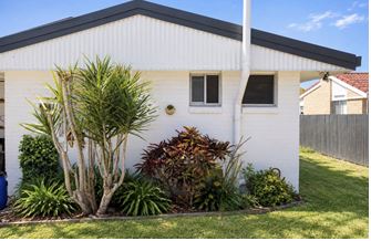 196 Esplanade, POINT VERNON, QLD 4655 AUS