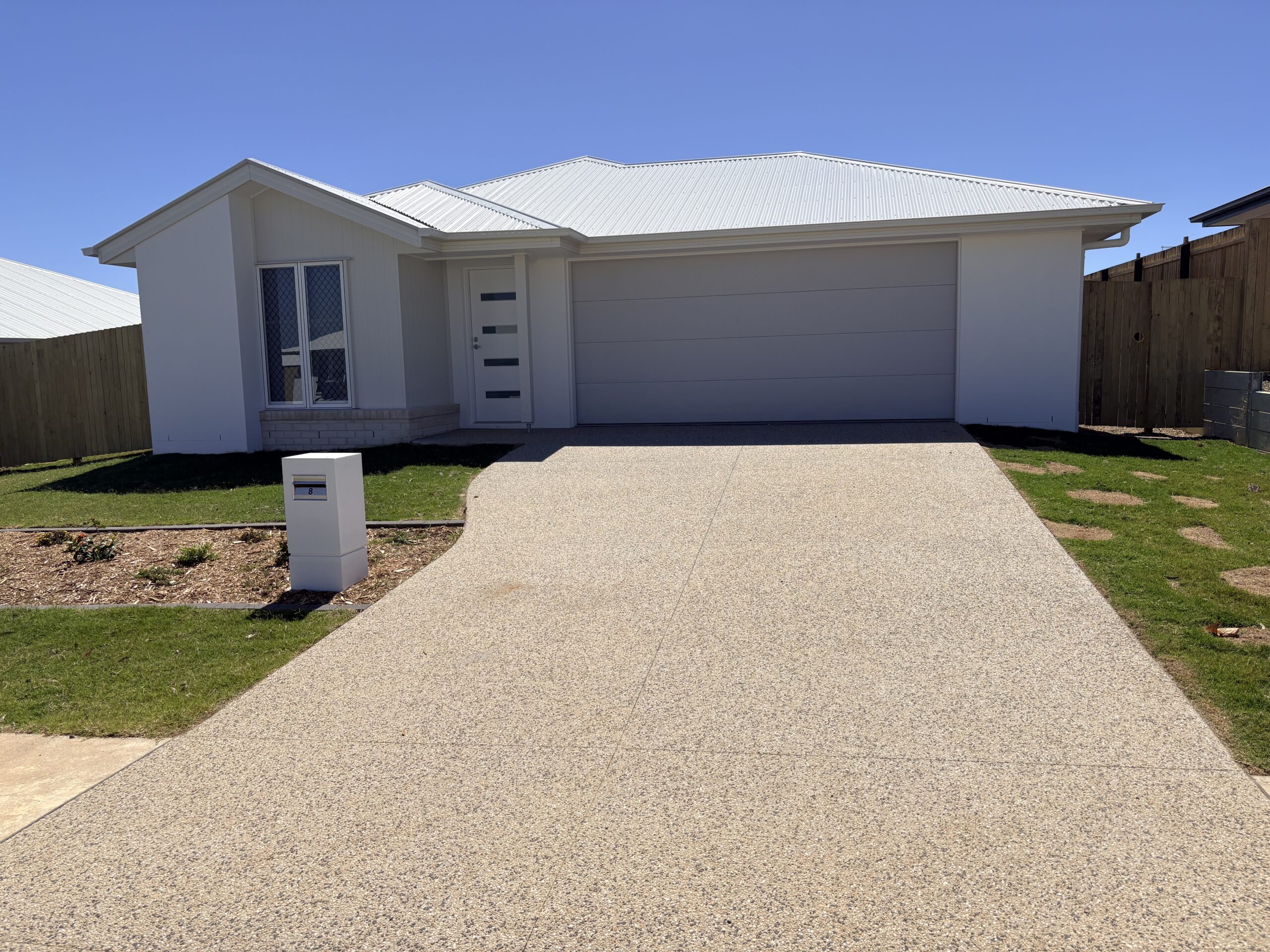 8 Evi Circuit, PIALBA, QLD 4655 AUS