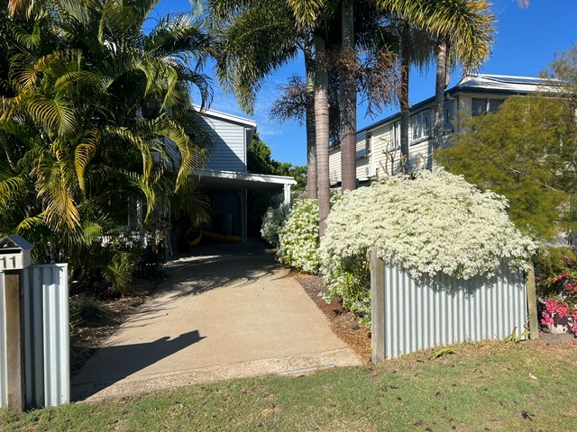 11 Hockley Lane, URANGAN, QLD 4655 AUS