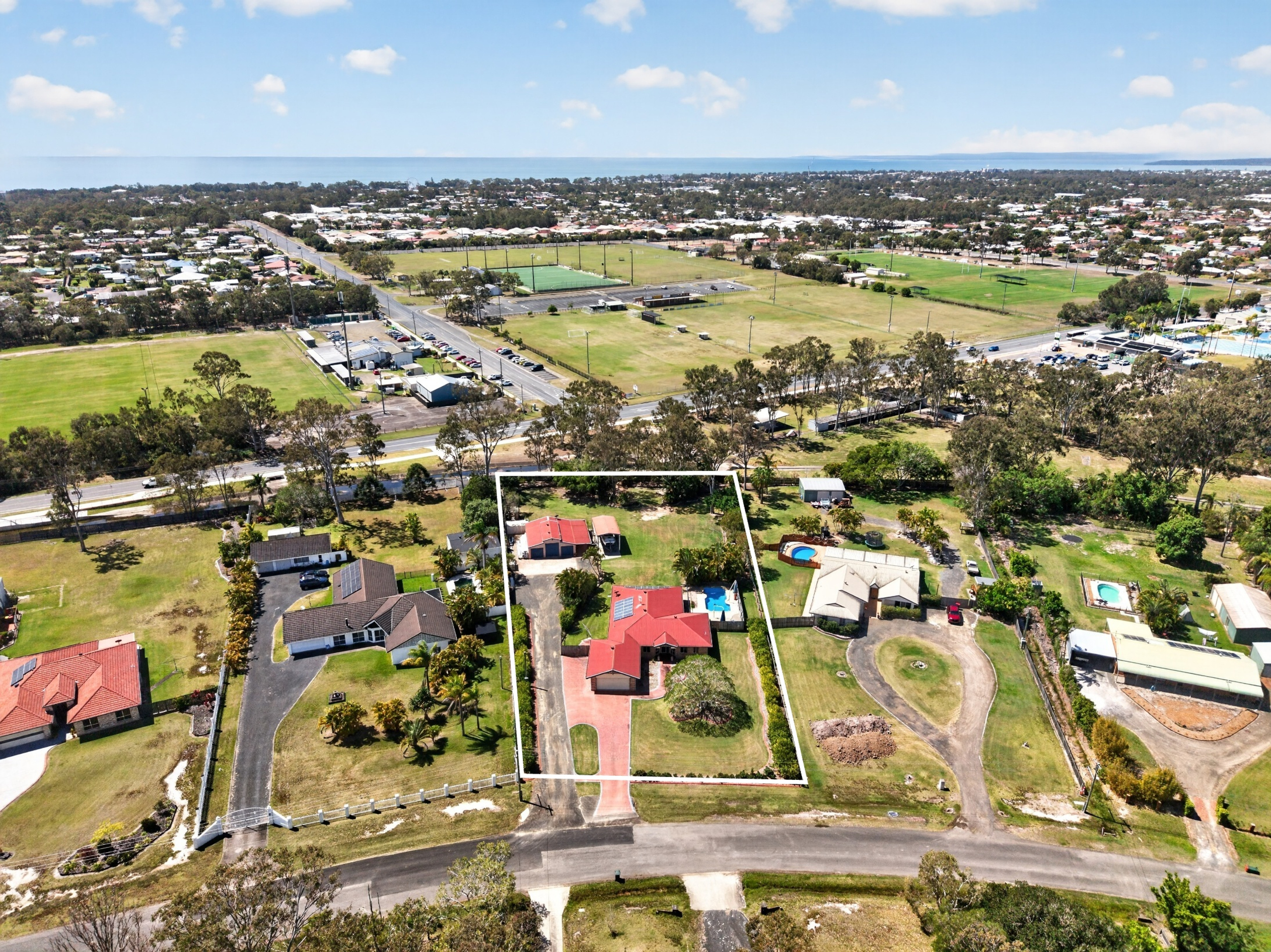 14 Kathleen Crescent, WONDUNNA, QLD 4655 AUS