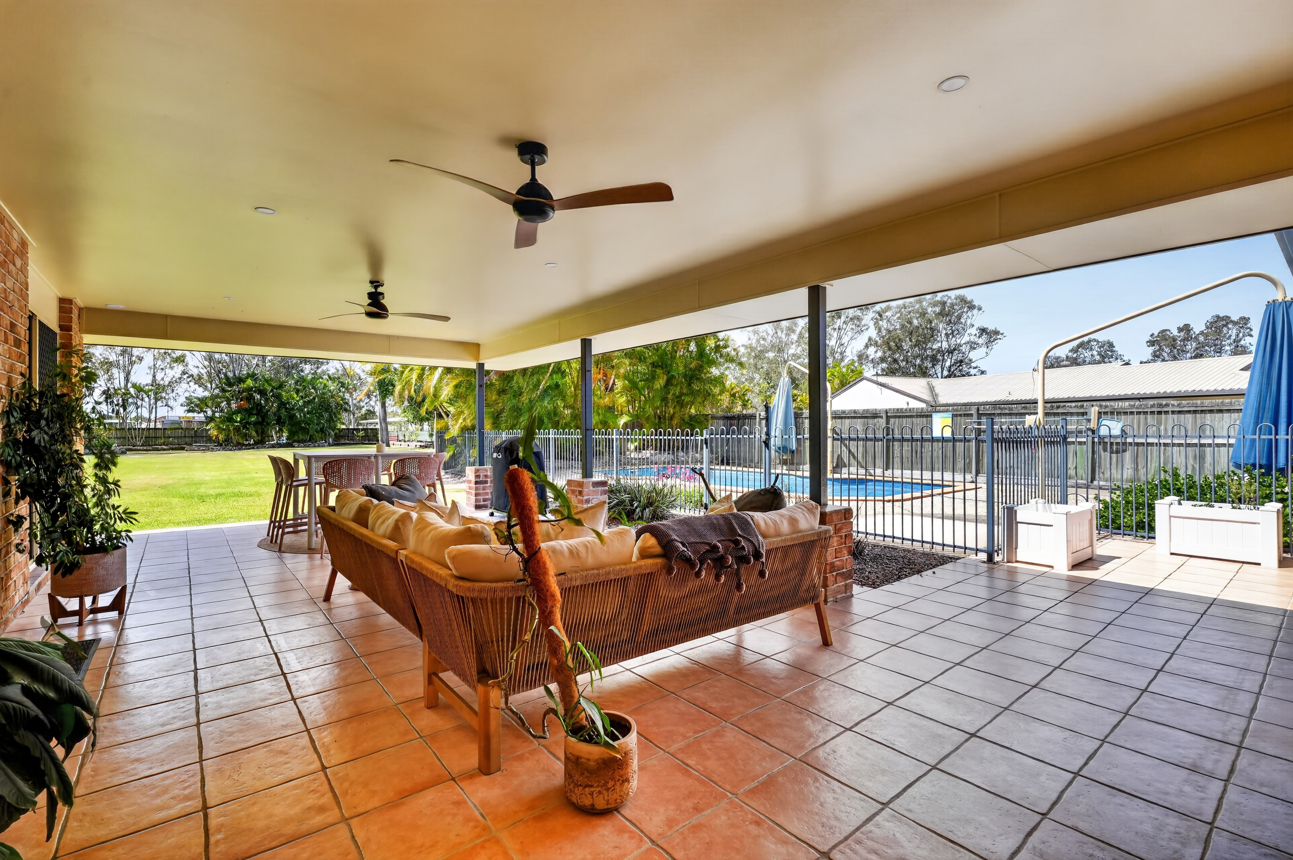 14 Kathleen Crescent, WONDUNNA, QLD 4655 AUS