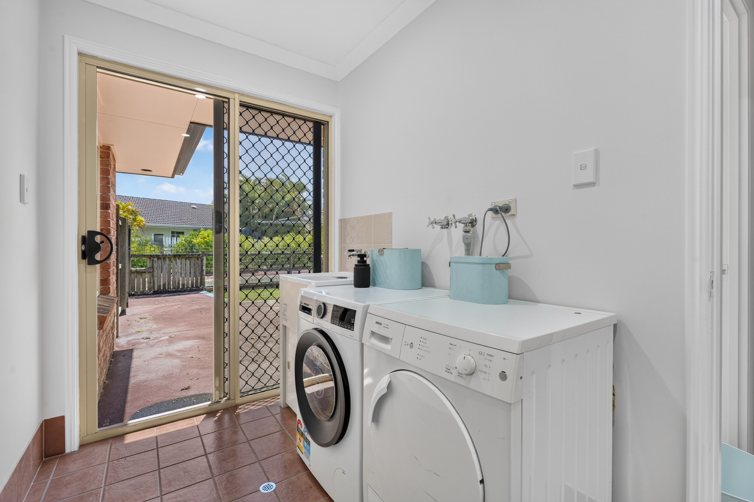 14 Kathleen Crescent, WONDUNNA, QLD 4655 AUS