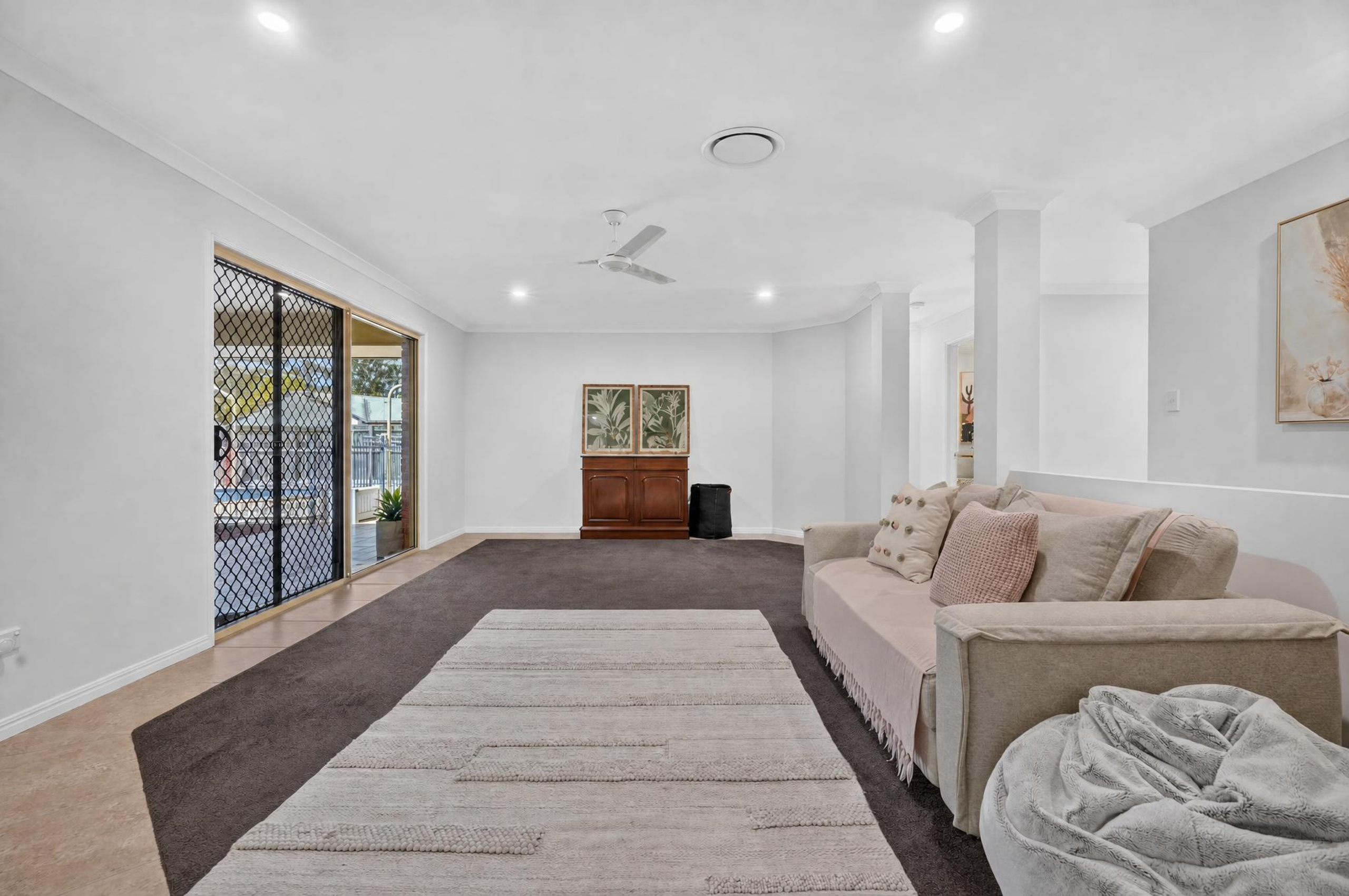14 Kathleen Crescent, WONDUNNA, QLD 4655 AUS