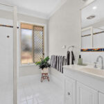 14 Kathleen Crescent, WONDUNNA, QLD 4655 AUS