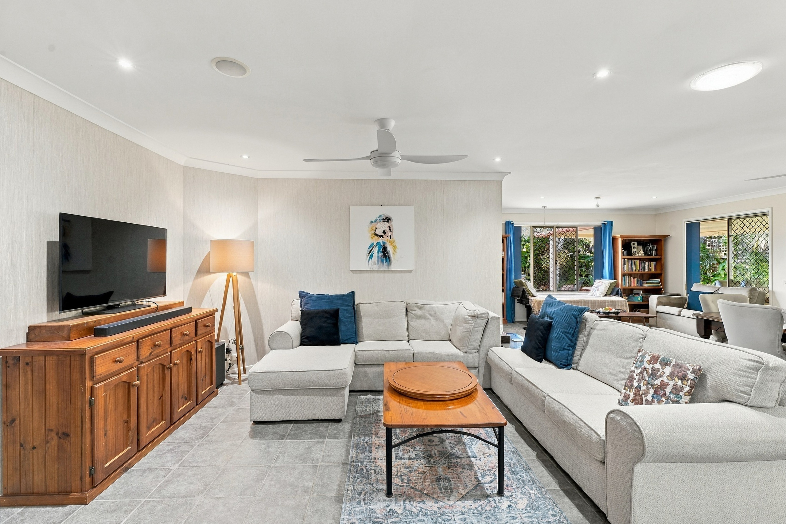 4 Aqualine Drive, POINT VERNON, QLD 4655 AUS