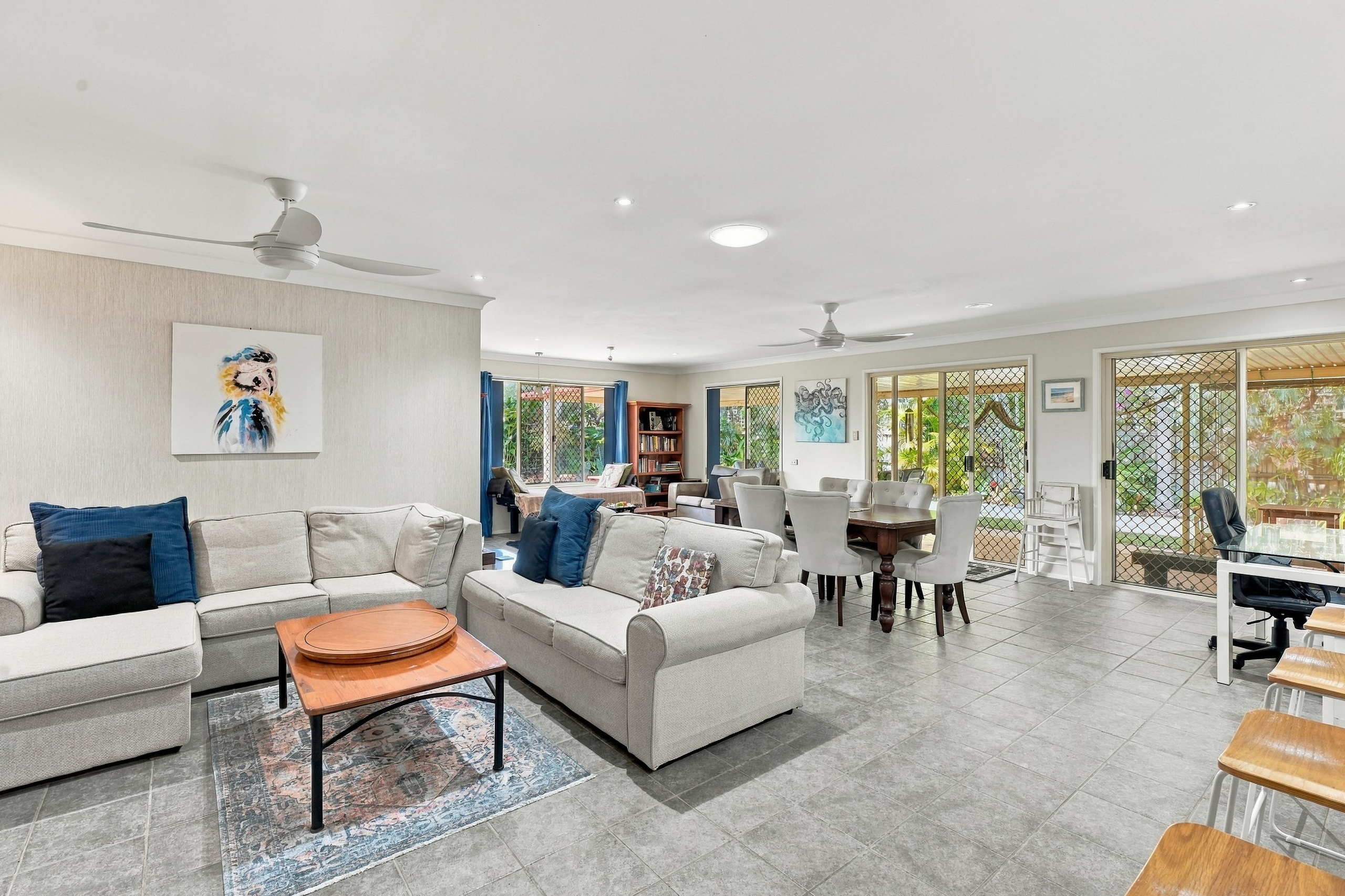 4 Aqualine Drive, POINT VERNON, QLD 4655 AUS