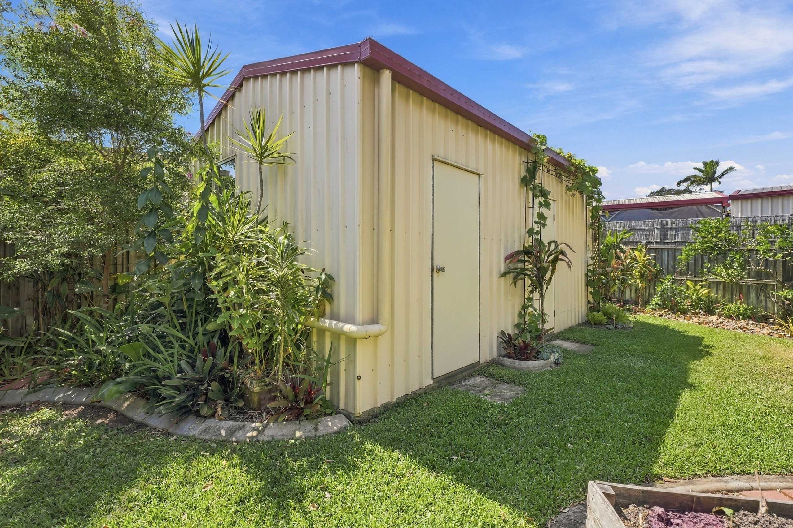4 Aqualine Drive, POINT VERNON, QLD 4655 AUS