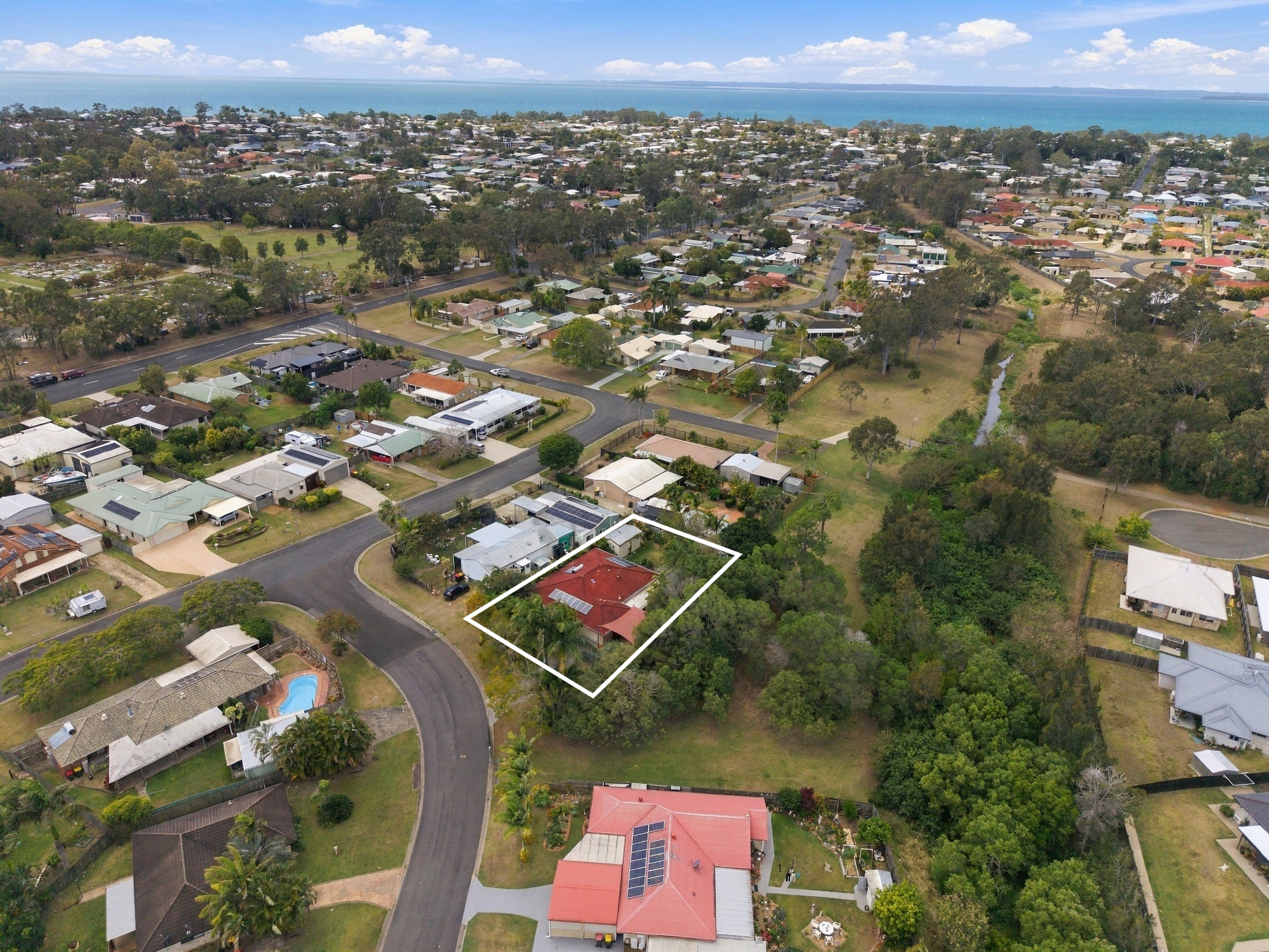 4 Aqualine Drive, POINT VERNON, QLD 4655 AUS