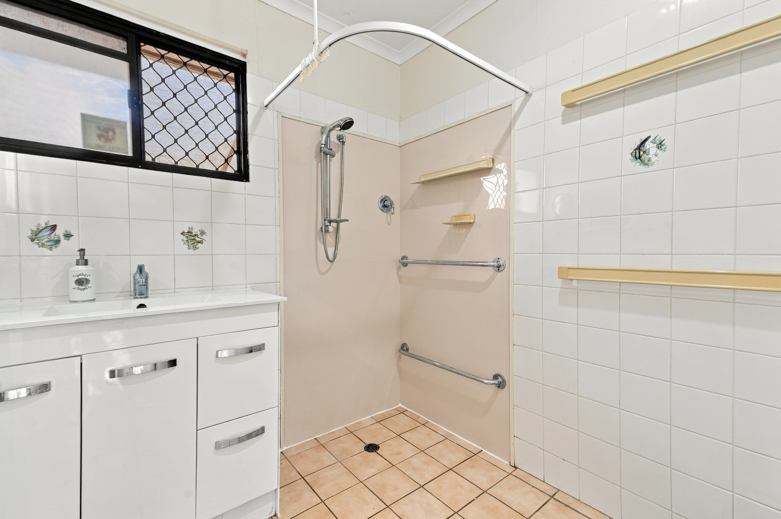 34 Caddy Avenue, URRAWEEN, QLD 4655 AUS