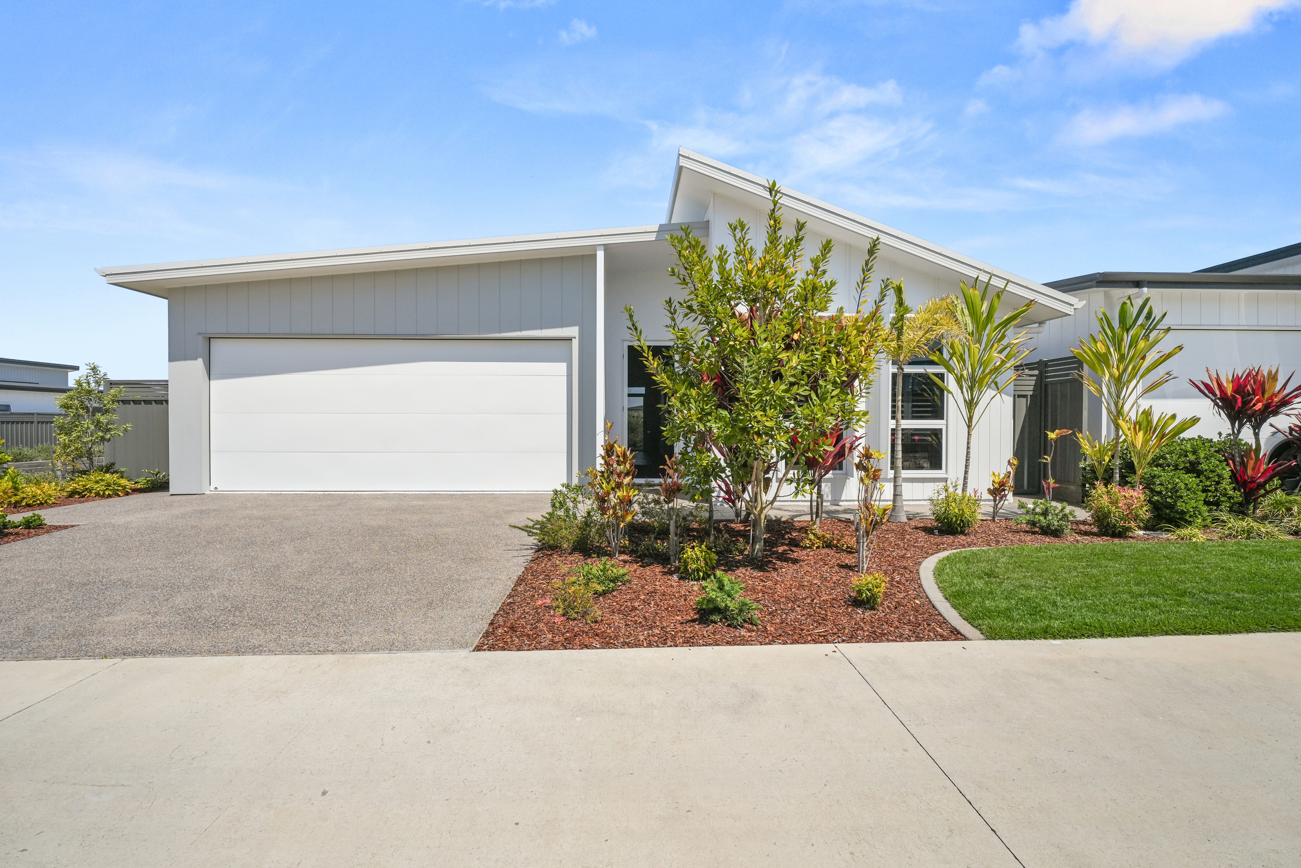15/77 Spring Way,, NIKENBAH, QLD 4655 AUS