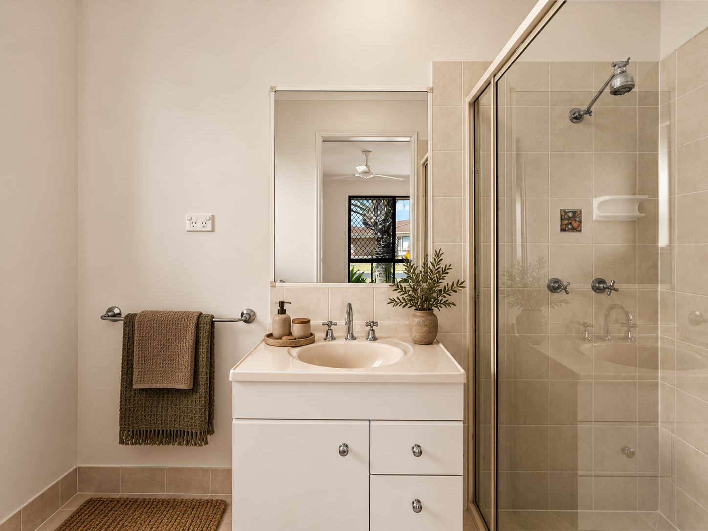 5 Gunsynd Way, POINT VERNON, QLD 4655 AUS