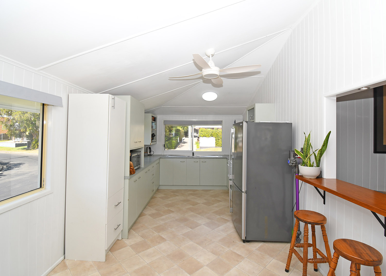 7 Lincolnfield Street, TORQUAY, QLD 4655 AUS