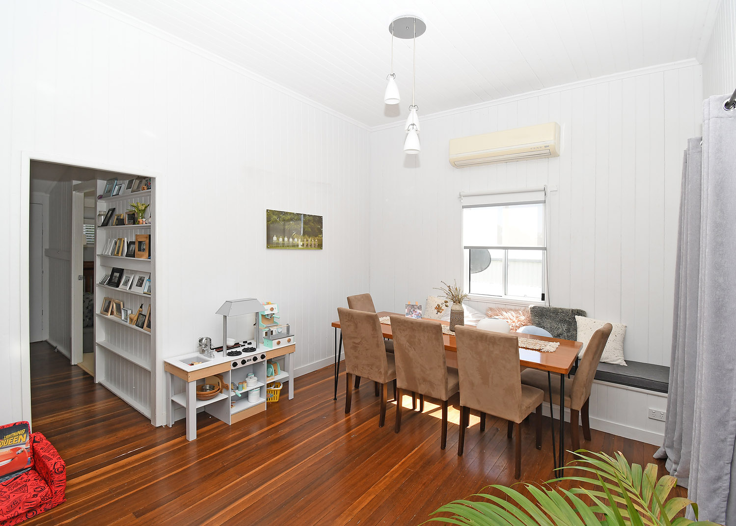 7 Lincolnfield Street, TORQUAY, QLD 4655 AUS