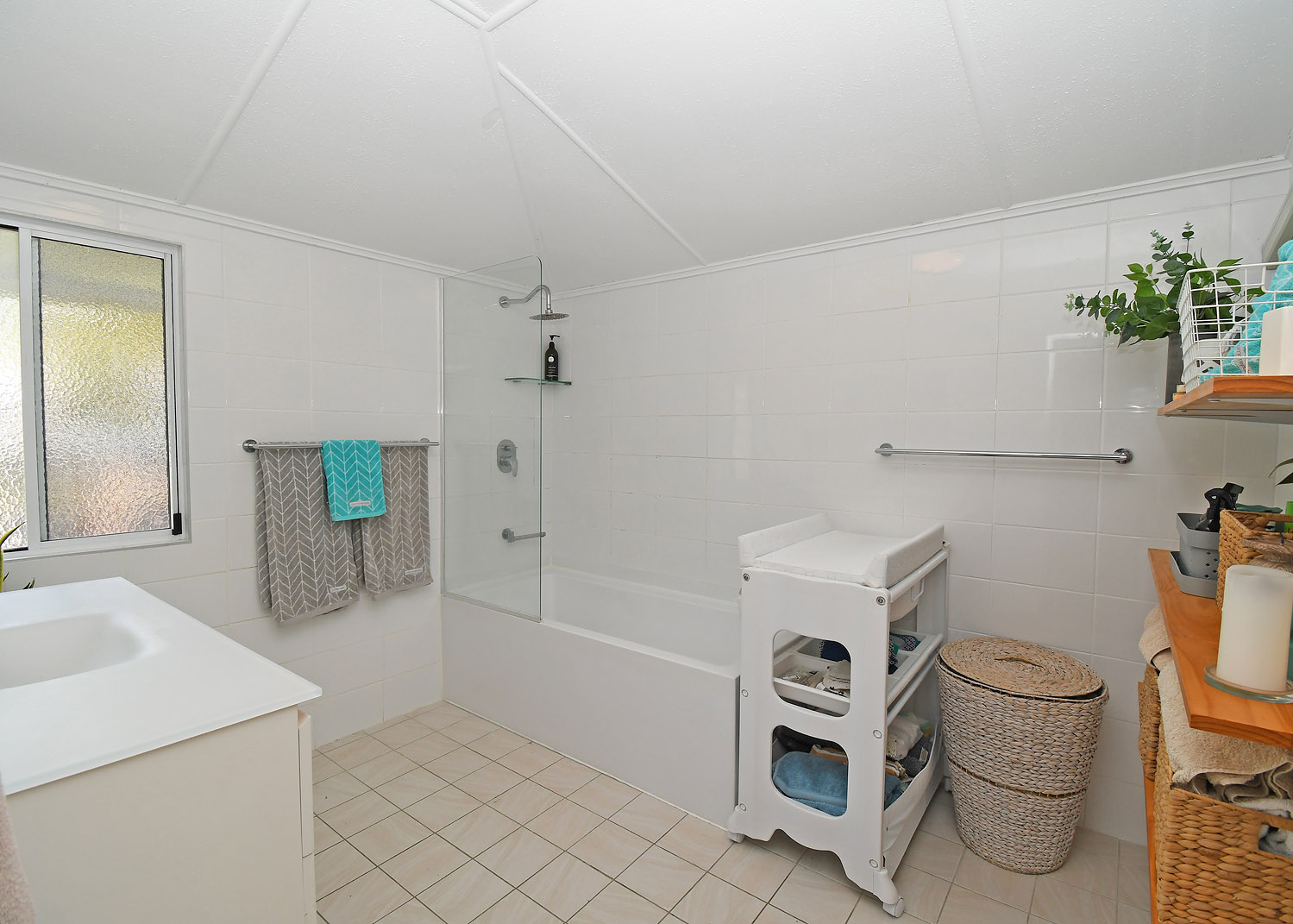 7 Lincolnfield Street, TORQUAY, QLD 4655 AUS