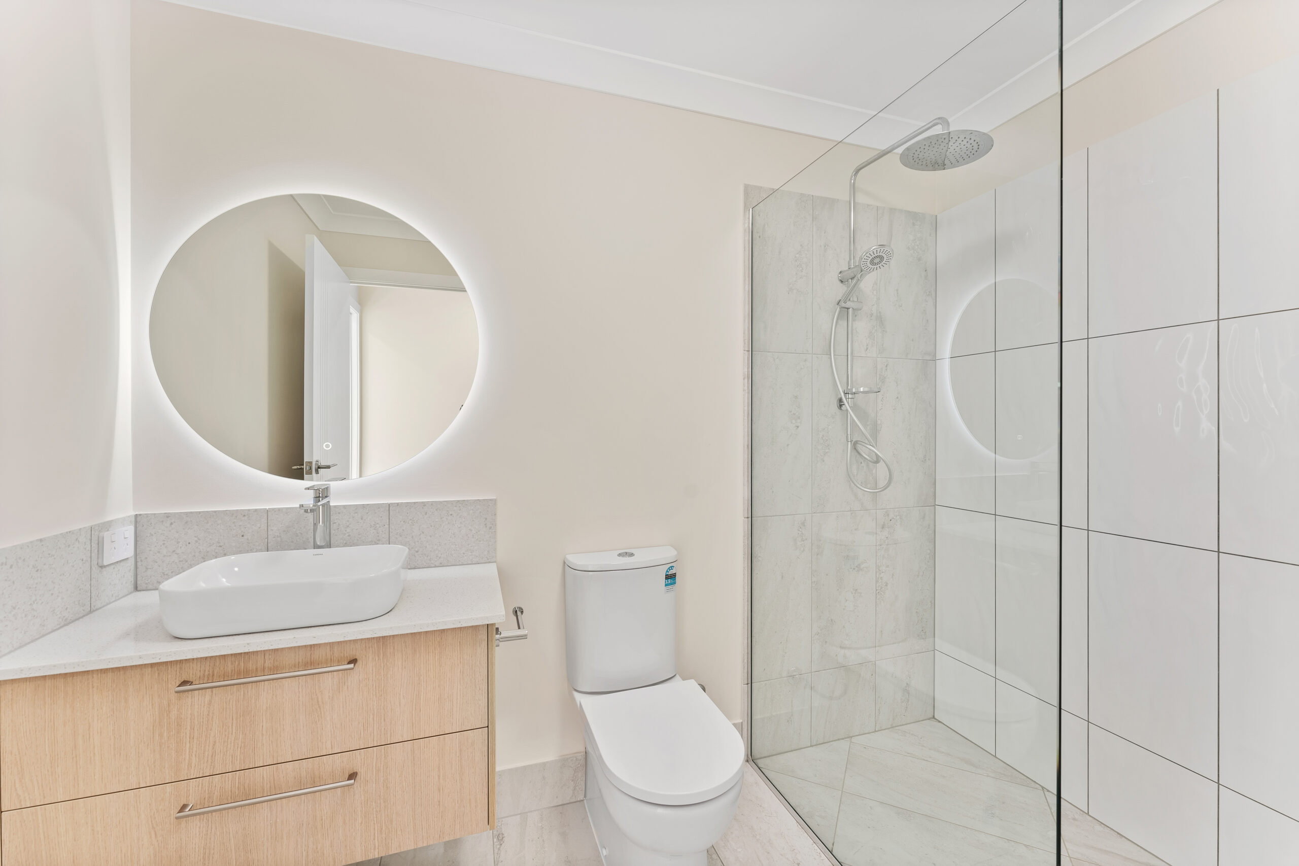 2/629 Esplanade, URANGAN, QLD 4655 AUS