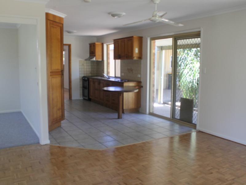 22 Acacia Street, POINT VERNON, QLD 4655 AUS