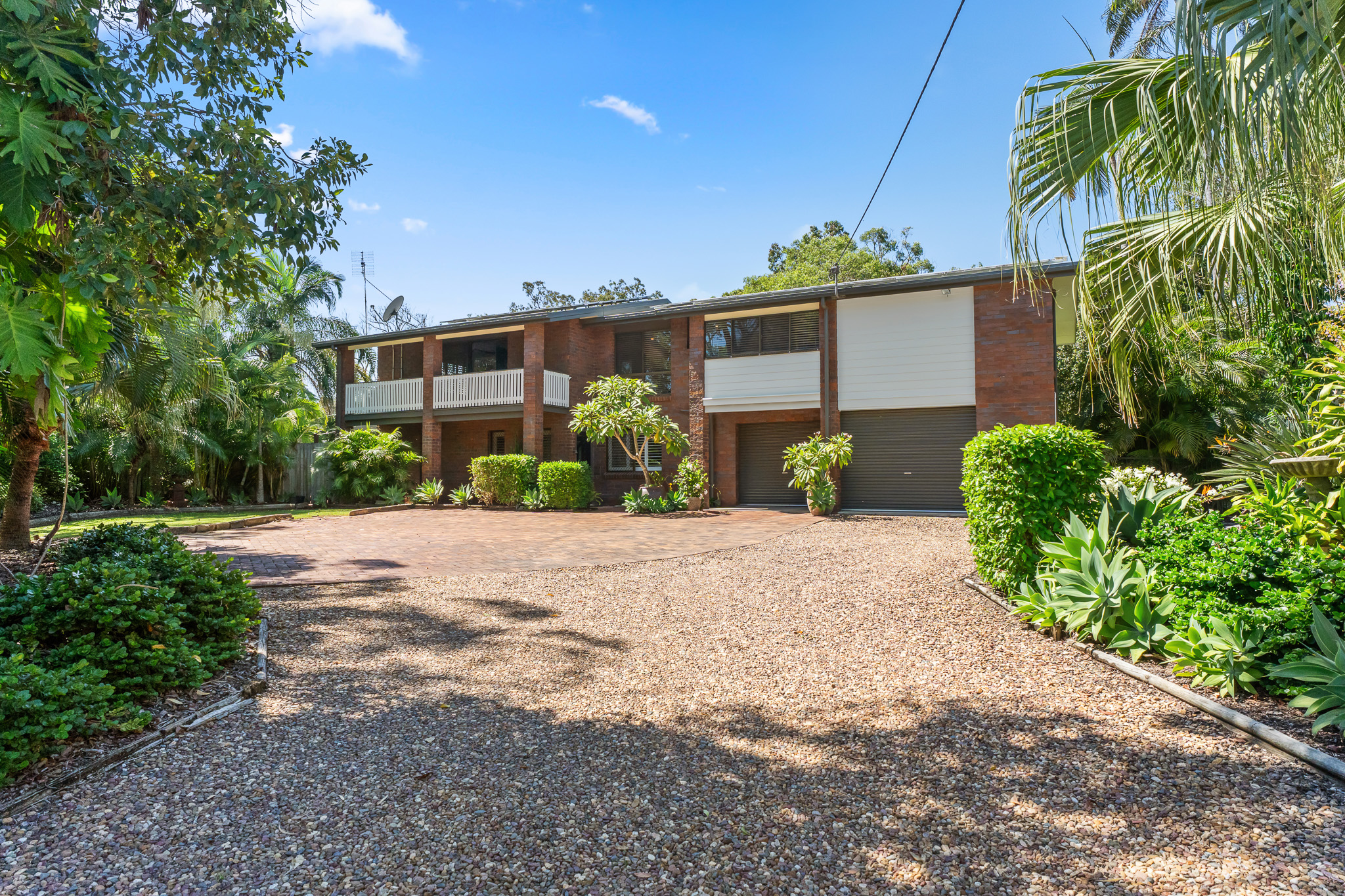 16 Wellington Crescent, WONDUNNA, QLD 4655 AUS