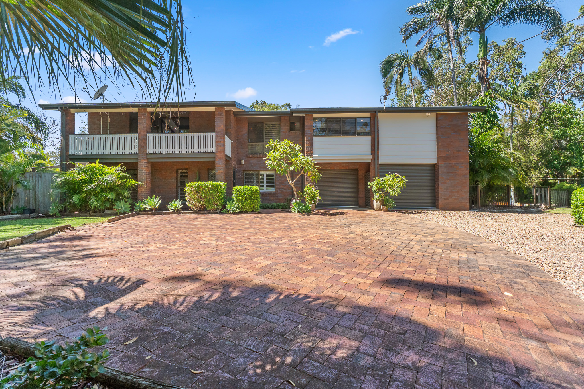 16 Wellington Crescent, WONDUNNA, QLD 4655 AUS