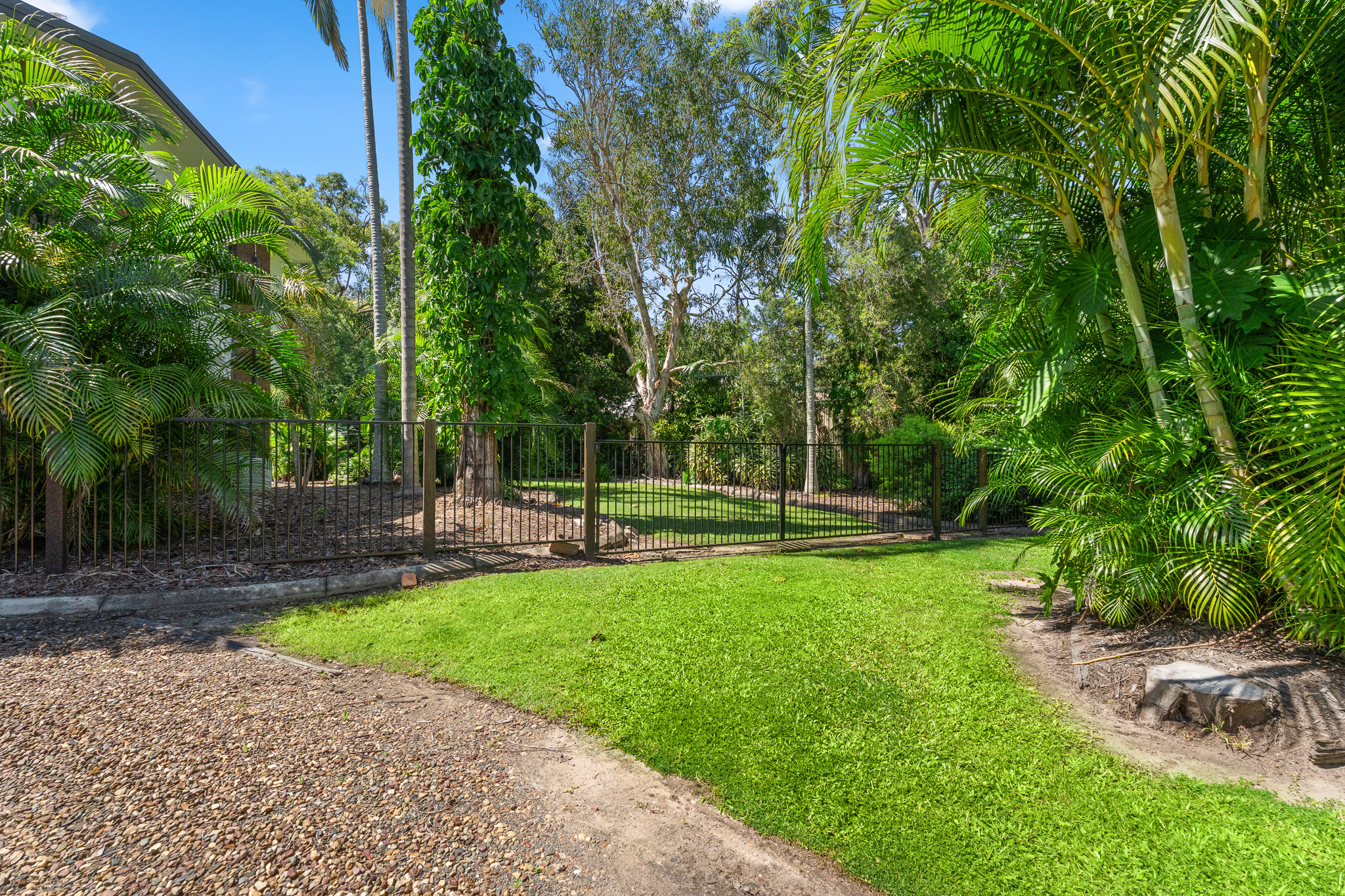 16 Wellington Crescent, WONDUNNA, QLD 4655 AUS