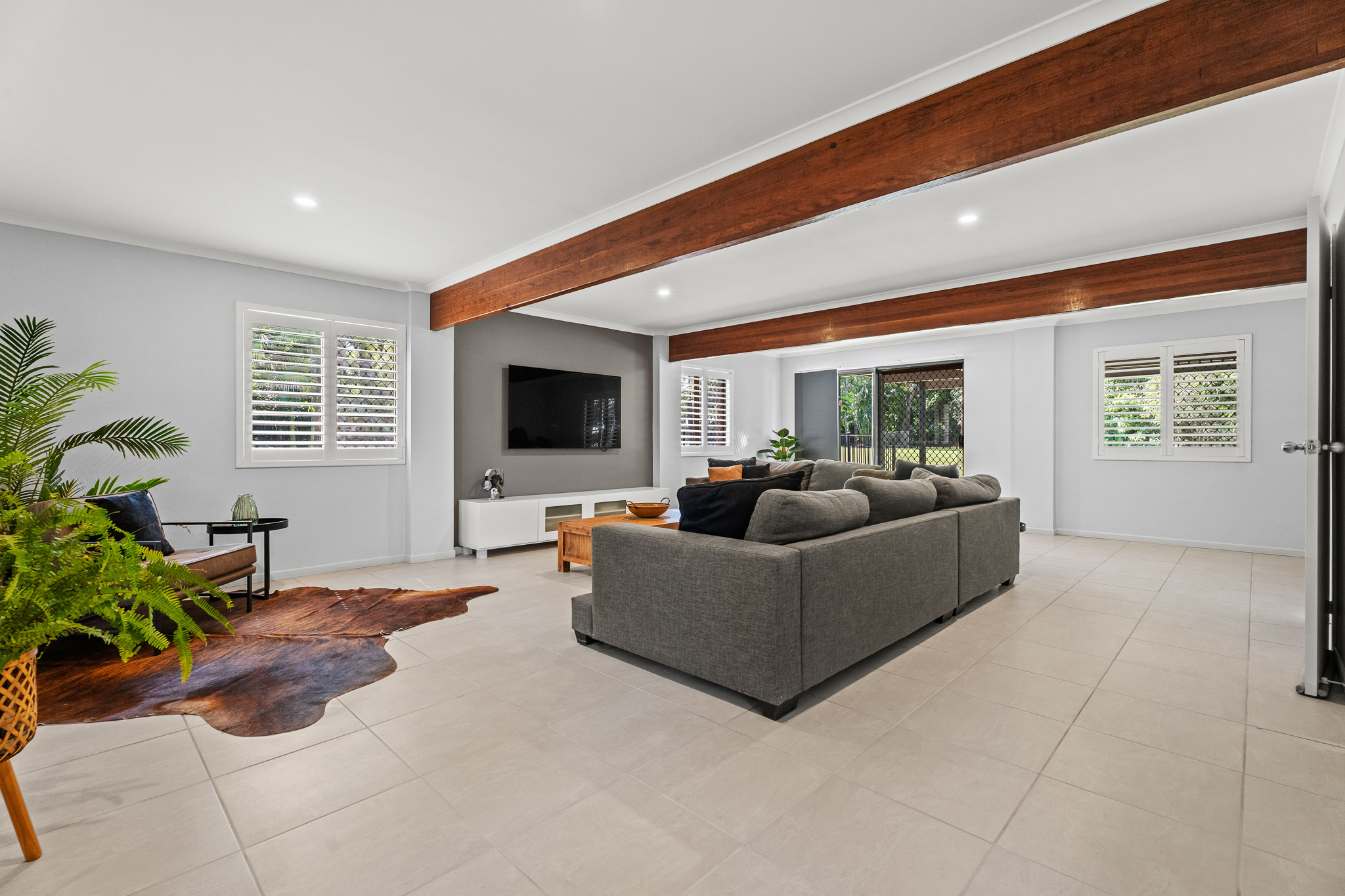 16 Wellington Crescent, WONDUNNA, QLD 4655 AUS