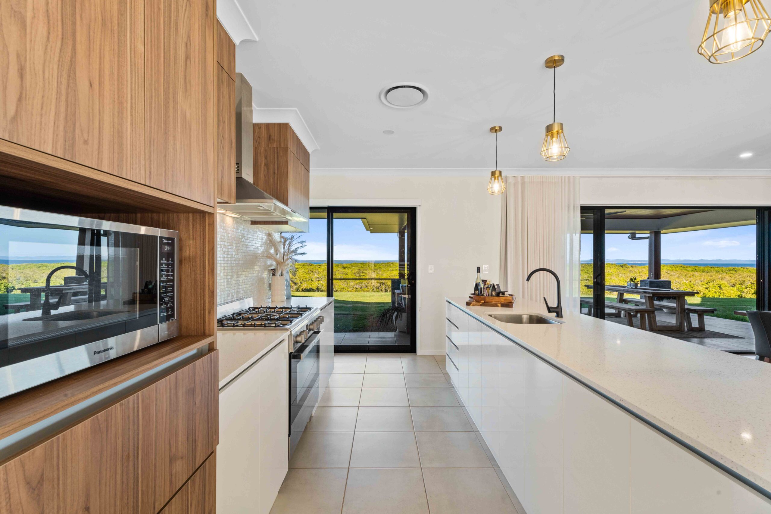 1 Shore Road East, BOORAL, QLD 4655 AUS