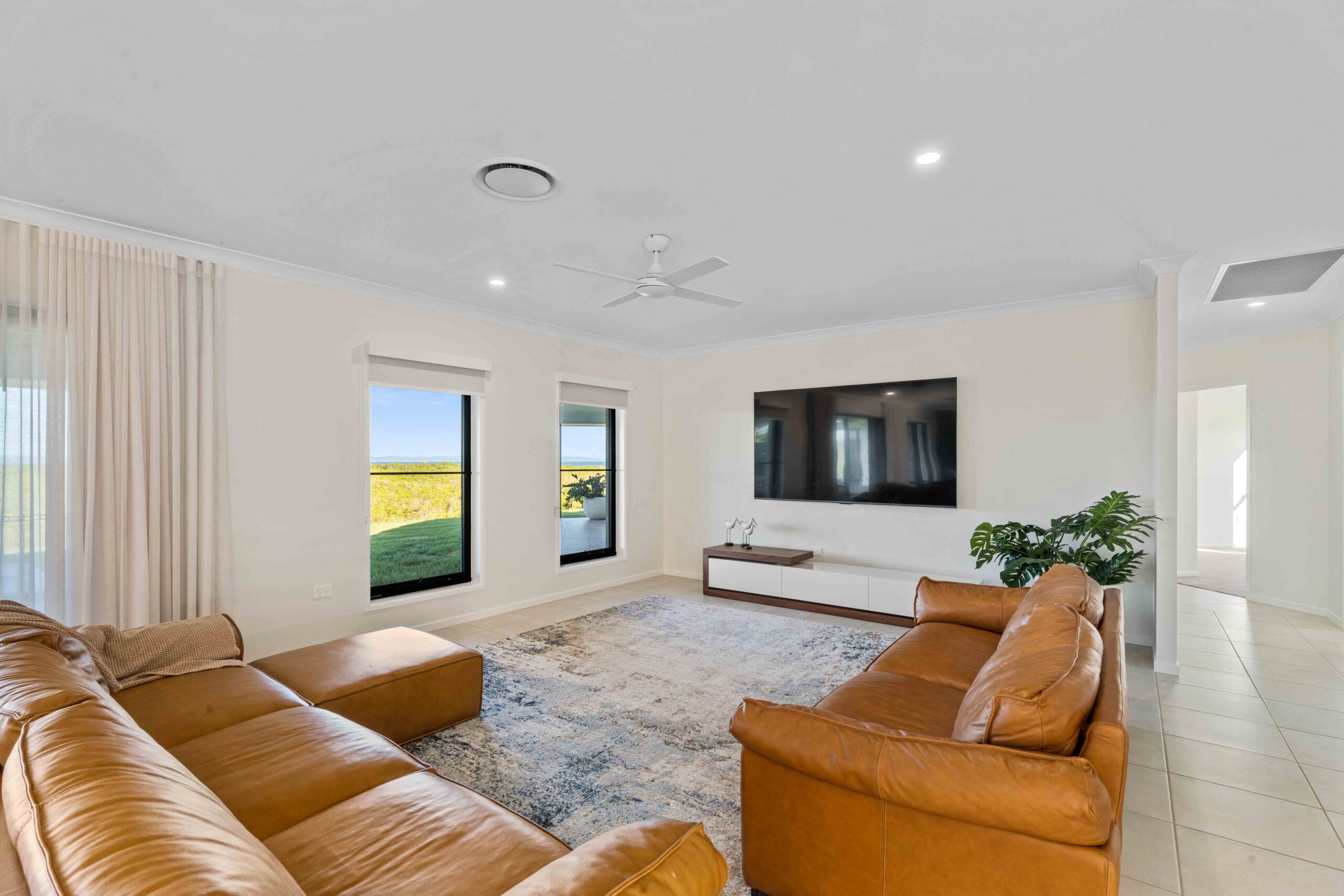 1 Shore Road East, BOORAL, QLD 4655 AUS