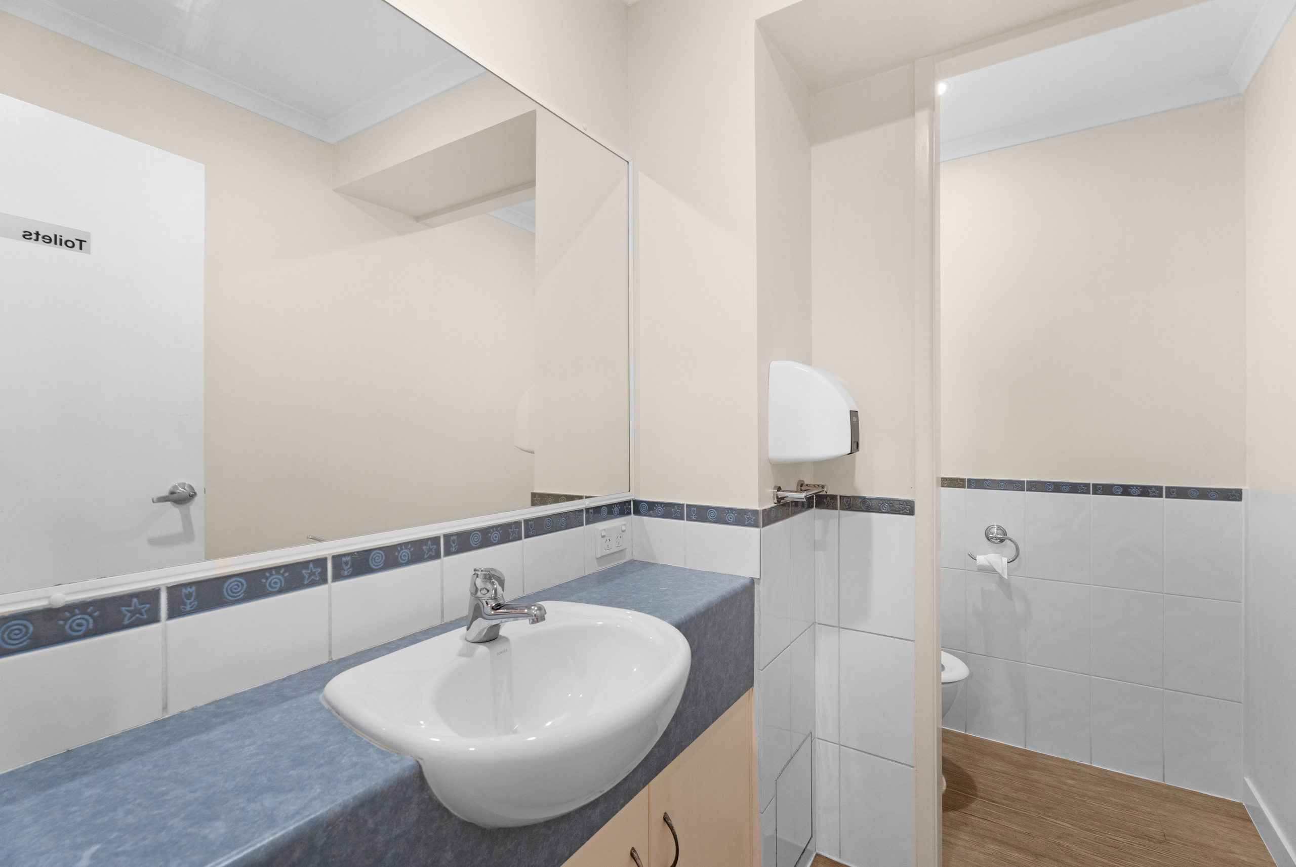 258 Charlton Esplanade and 42 Watson Street, PIALBA, QLD 4655 AUS