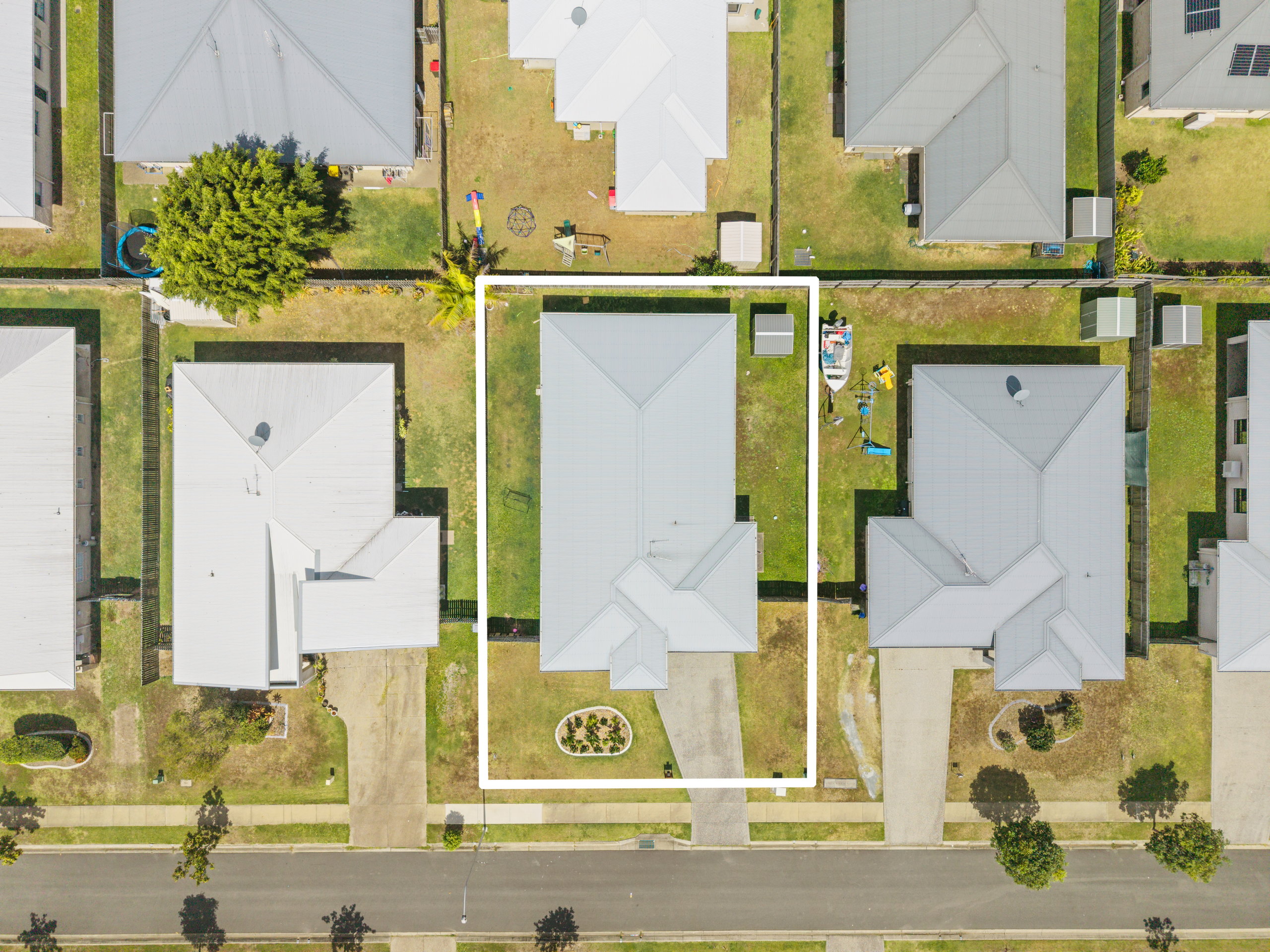 32 Seahaven Circuit, PIALBA, QLD 4655 AUS