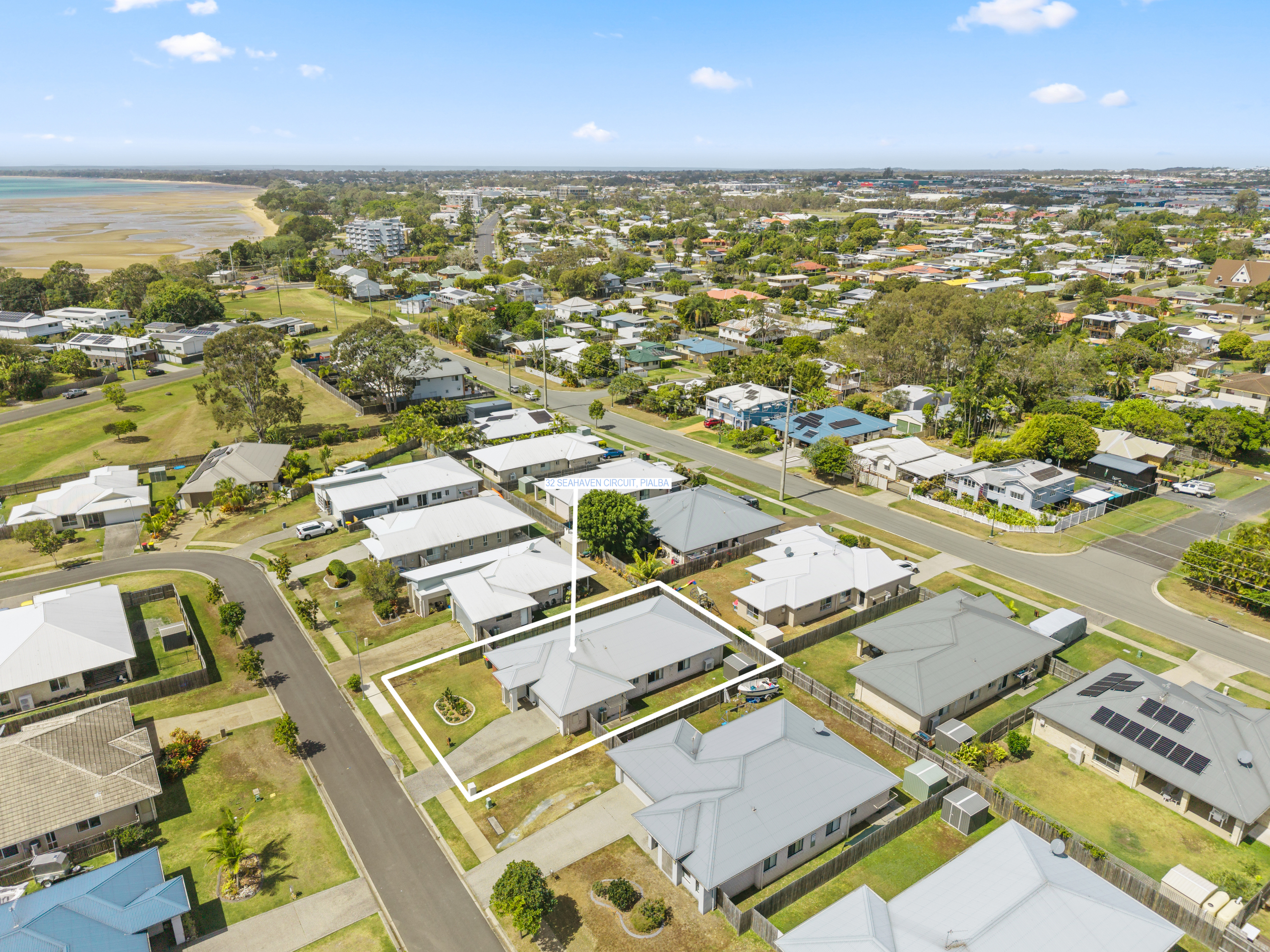 32 Seahaven Circuit, PIALBA, QLD 4655 AUS