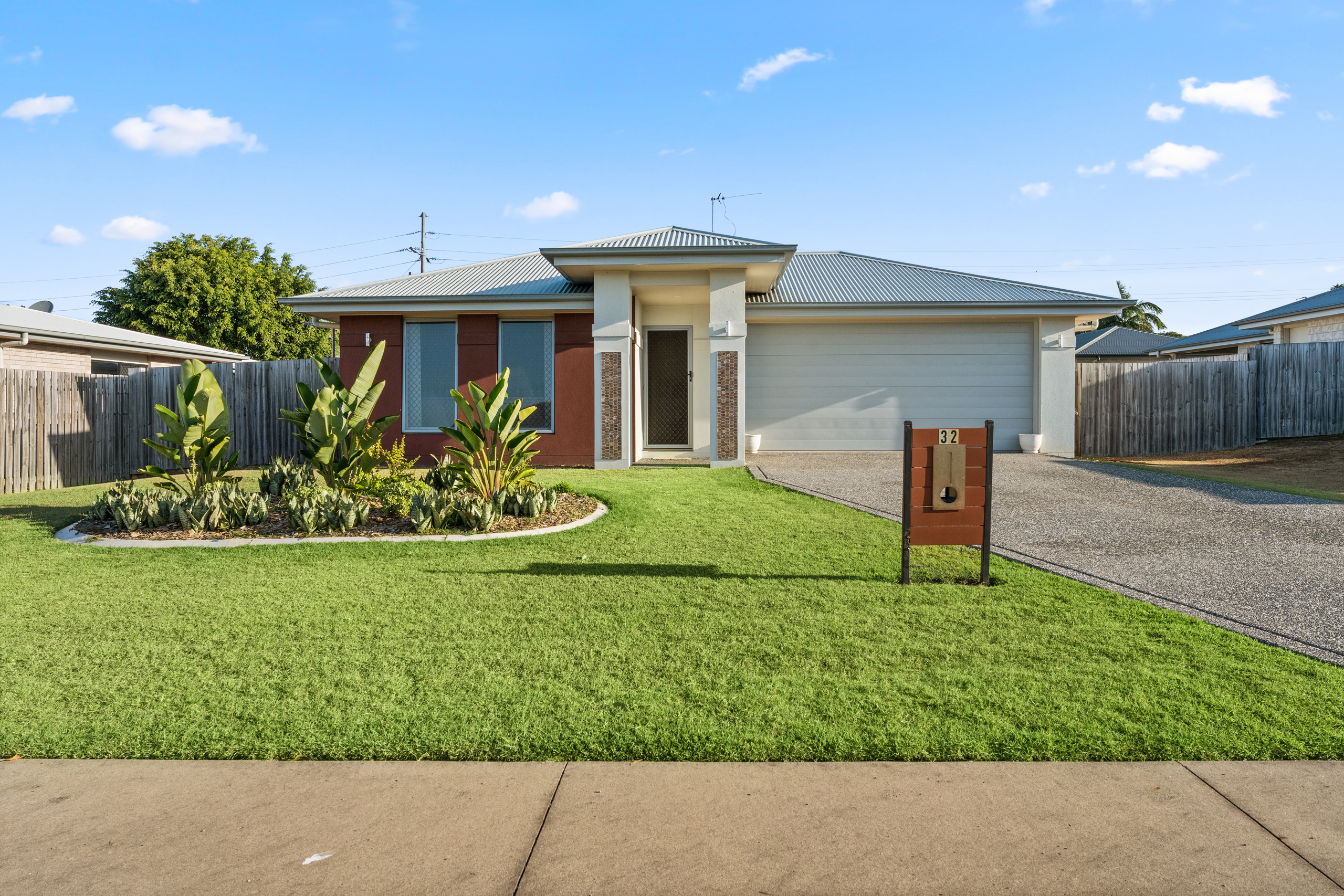 32 Seahaven Circuit, PIALBA, QLD 4655 AUS