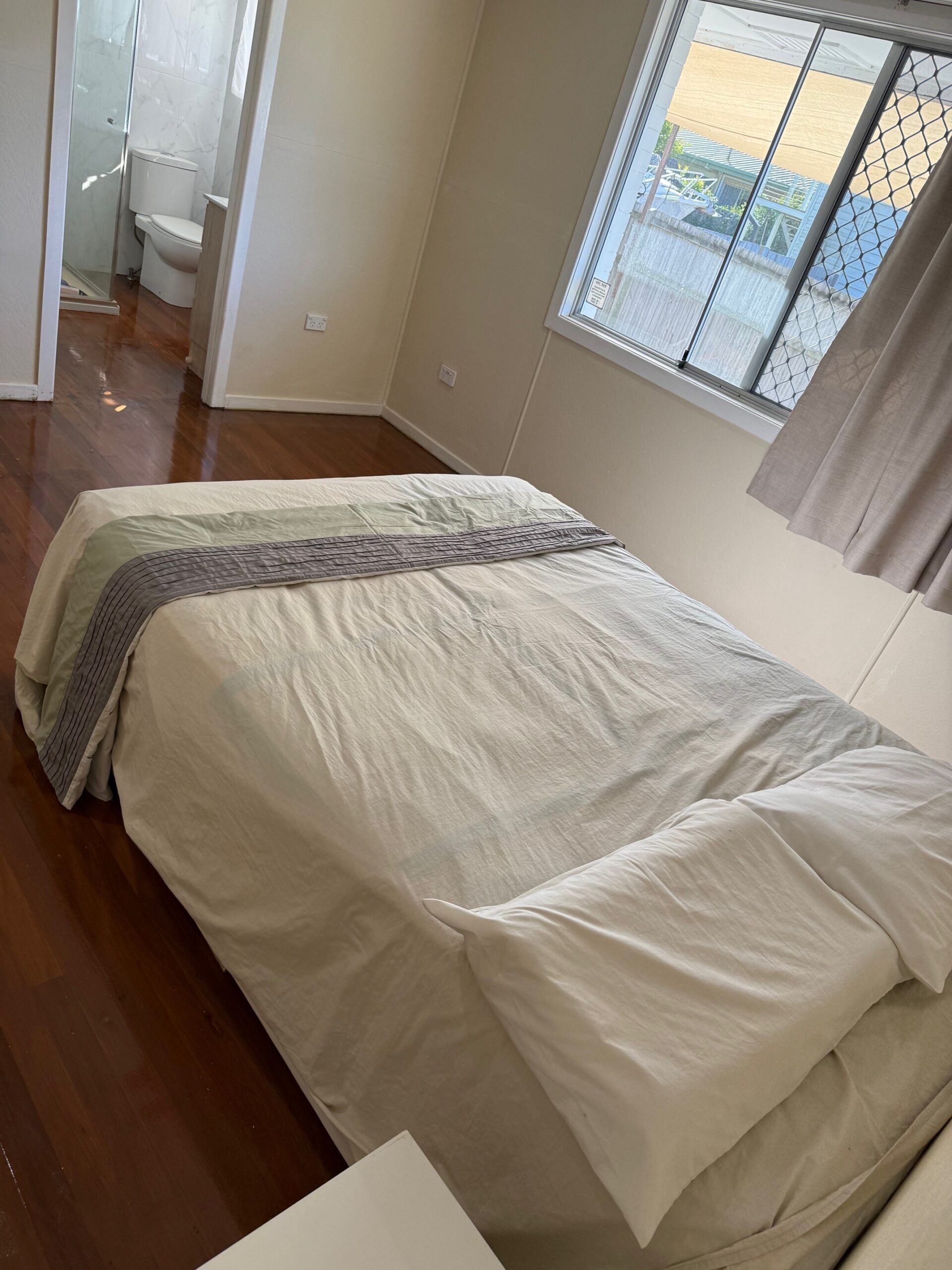 196 Esplanade, POINT VERNON, QLD 4655 AUS